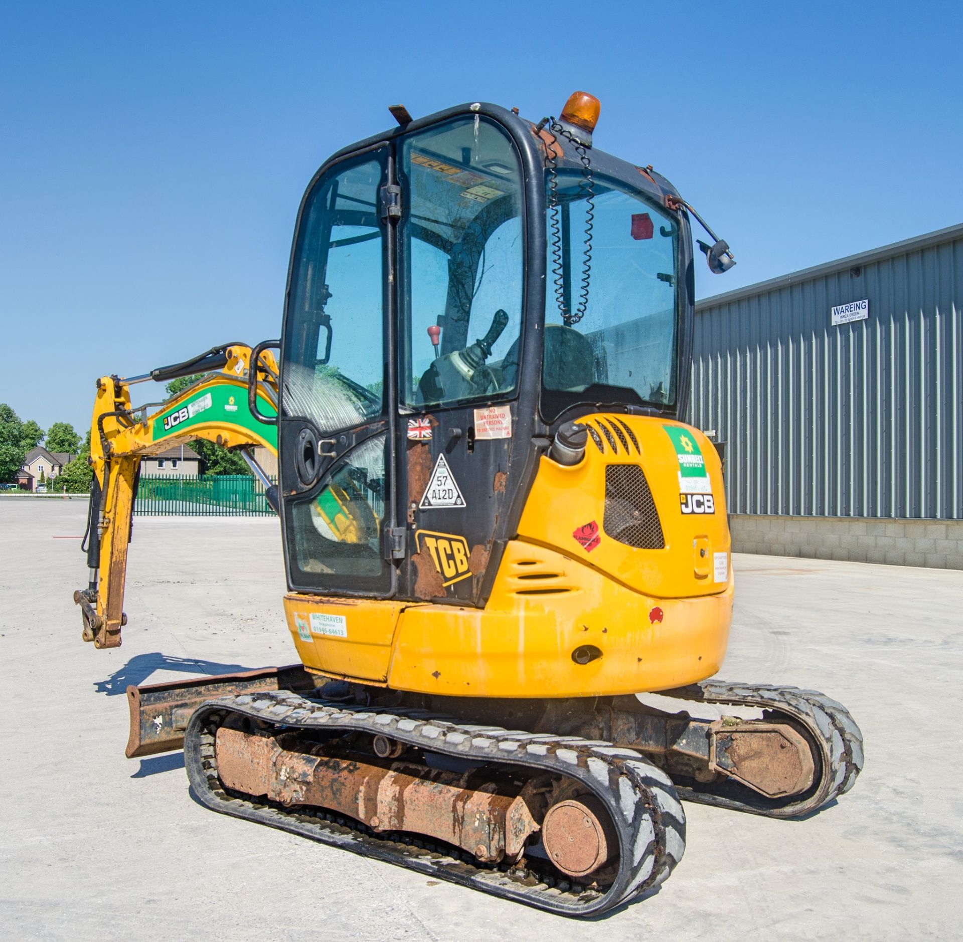 JCB 8025 2.5 tonne rubber tracked mini excavator Year: 2013 S/N: 2226230 Recorded Hours: 2538 - Image 3 of 25