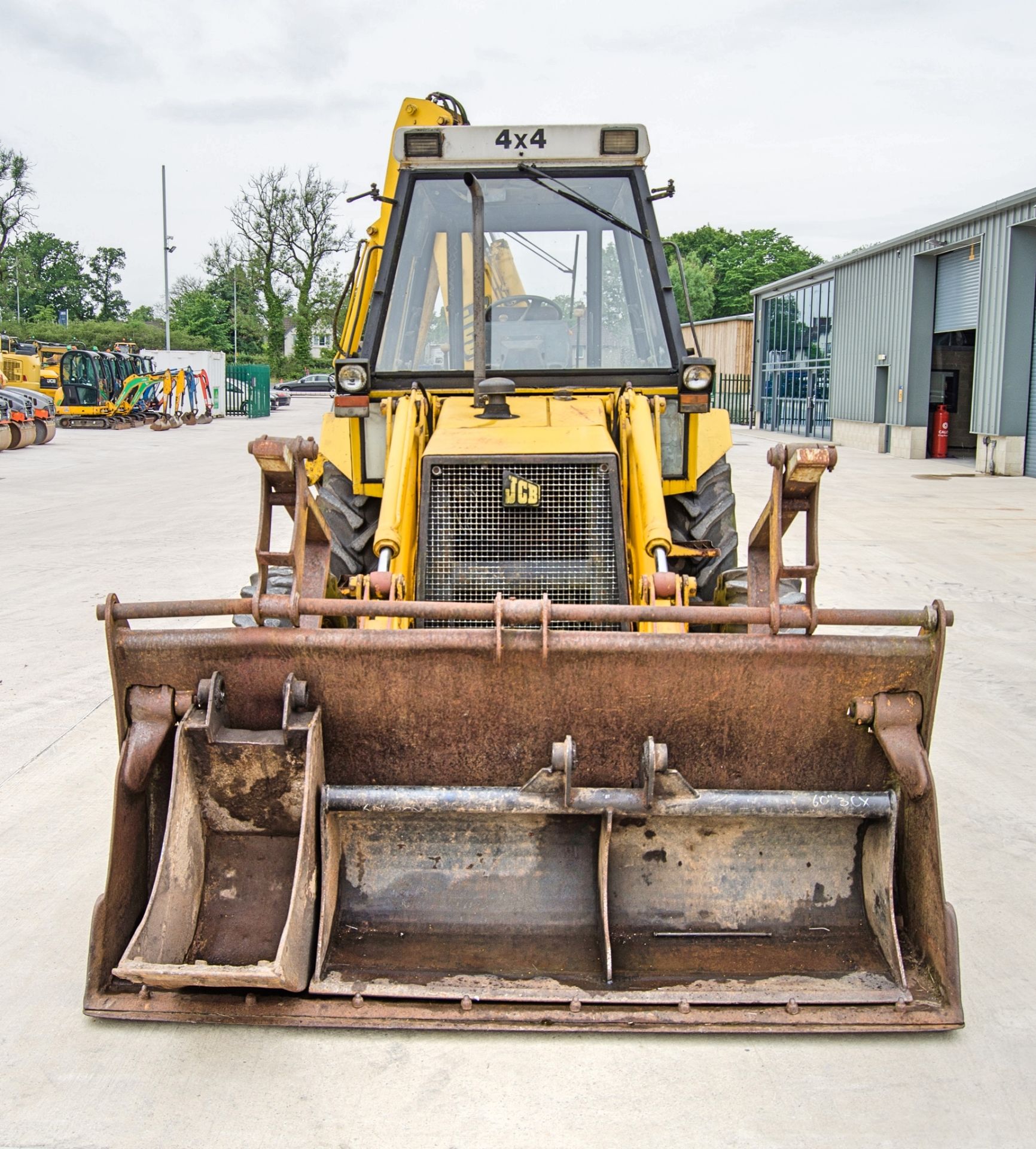 JCB 3CX Sitemaster 4 wheel drive backhoe loader Year: 1985 Recorded Hours: 4862 c/w V5C, 4-in-1 - Image 5 of 24