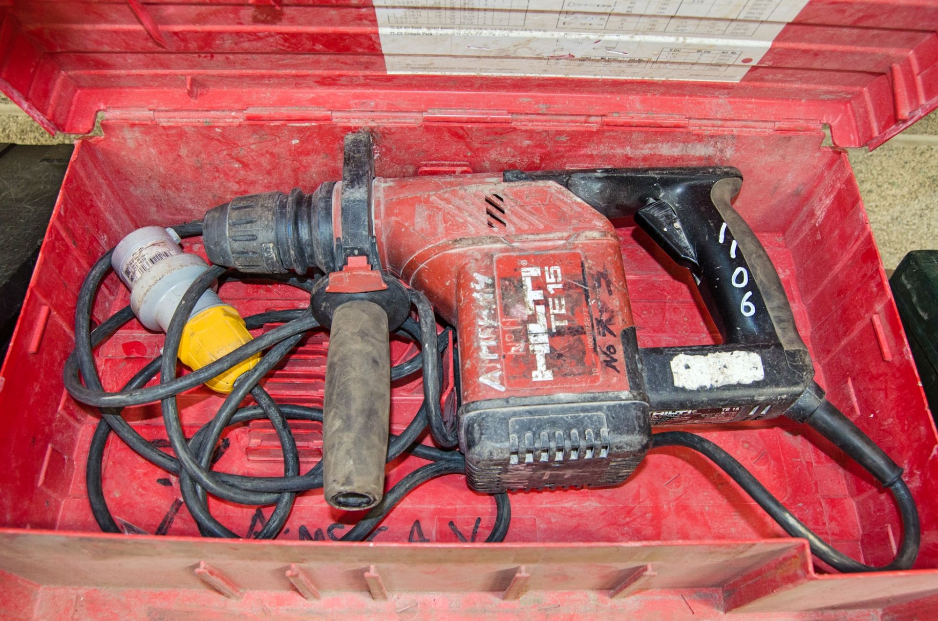 Hilti TE15 110v SDS rotary hammer drill c/w carry case AM7