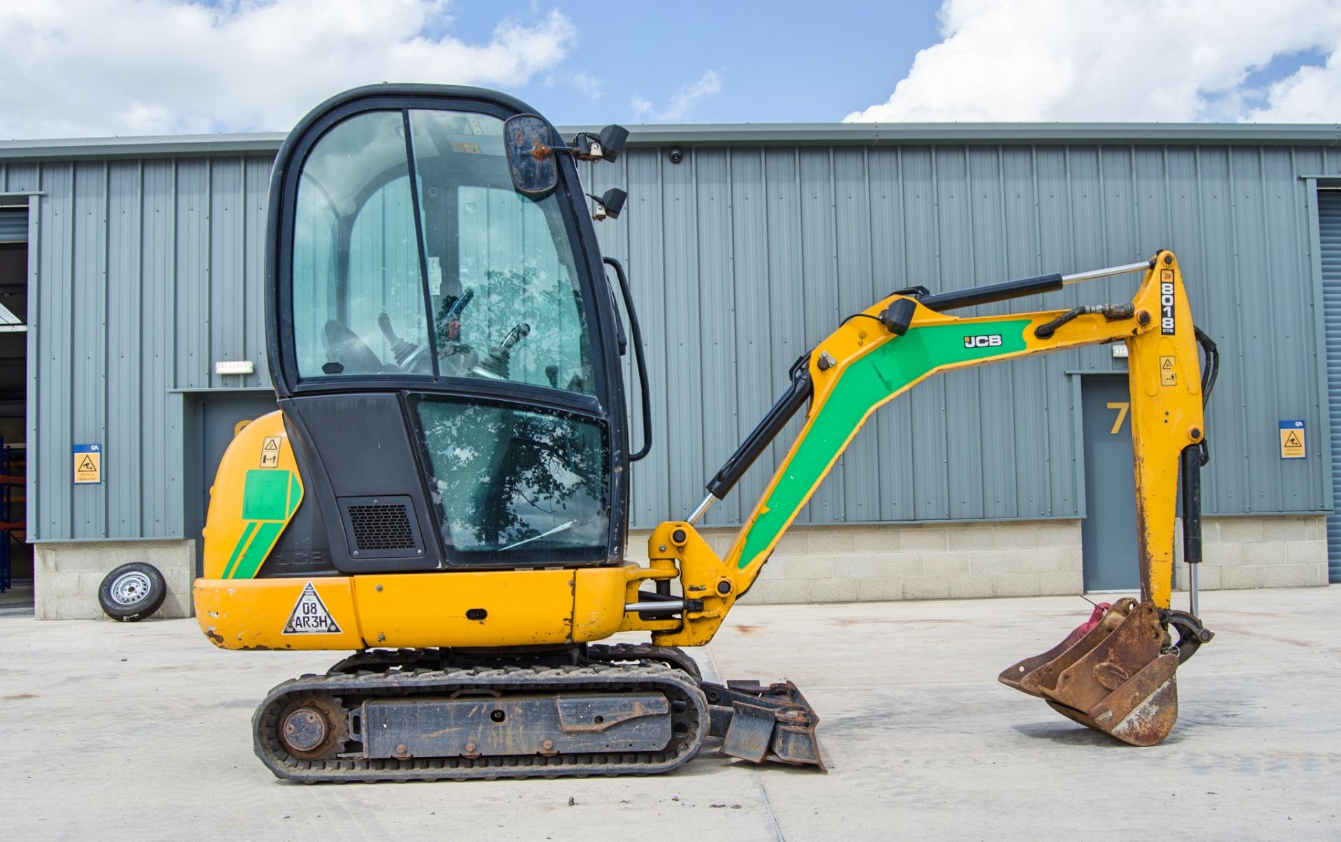 JCB 8018 1.5 tonne rubber tracked mini excavator Year: 2017 S/N: 2545479 Recorded Hours: 1297 blade, - Image 7 of 24