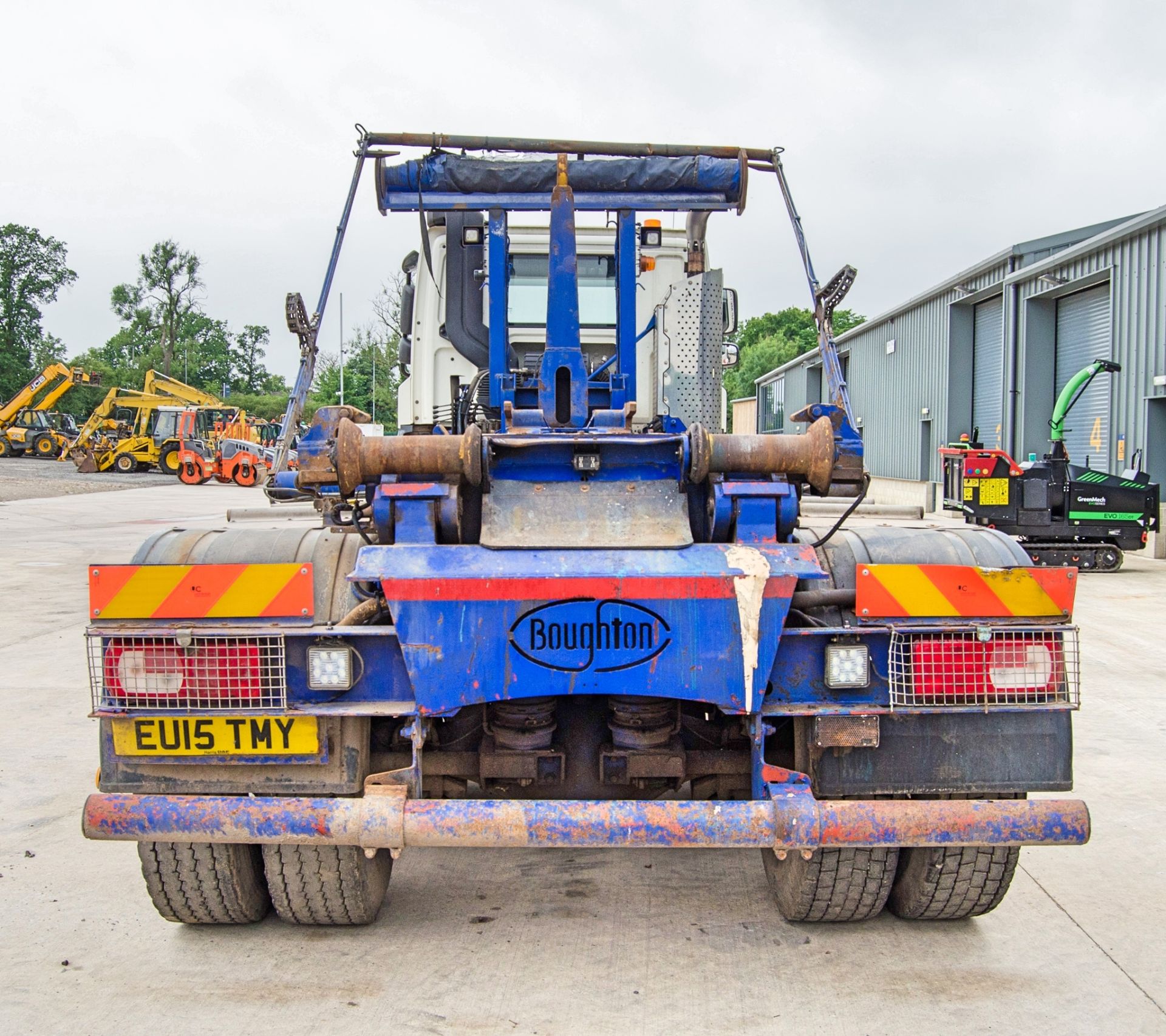 DAF CF 410 FAD 32 tonne 4x8 hook loader skip lorry Registration Number: EU15 TMY Date of - Image 6 of 25