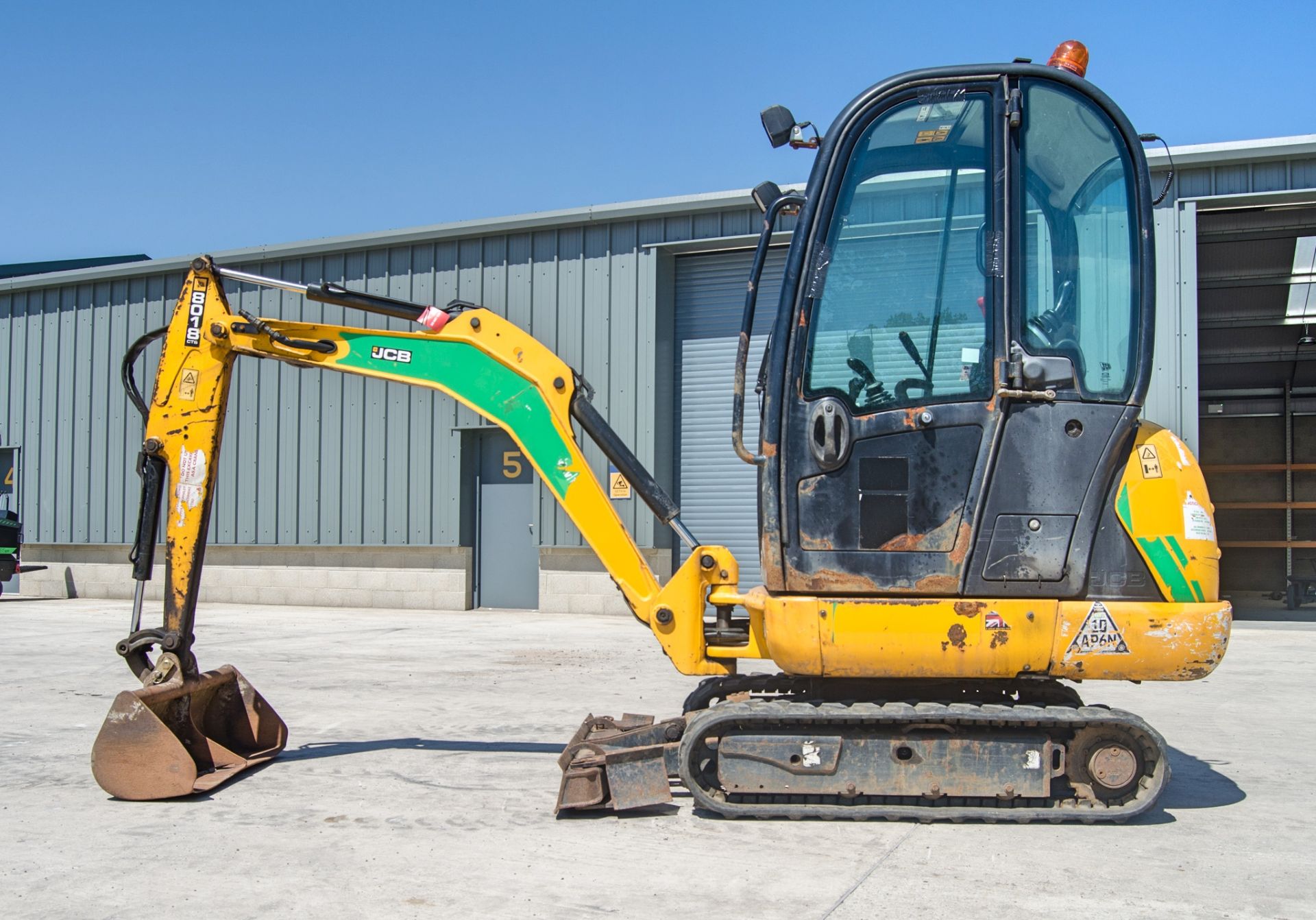 JCB 8018 1.5 tonne rubber tracked mini excavator Year: 2016 S/N: 2497622 Recorded Hours: 2149 blade, - Image 7 of 28