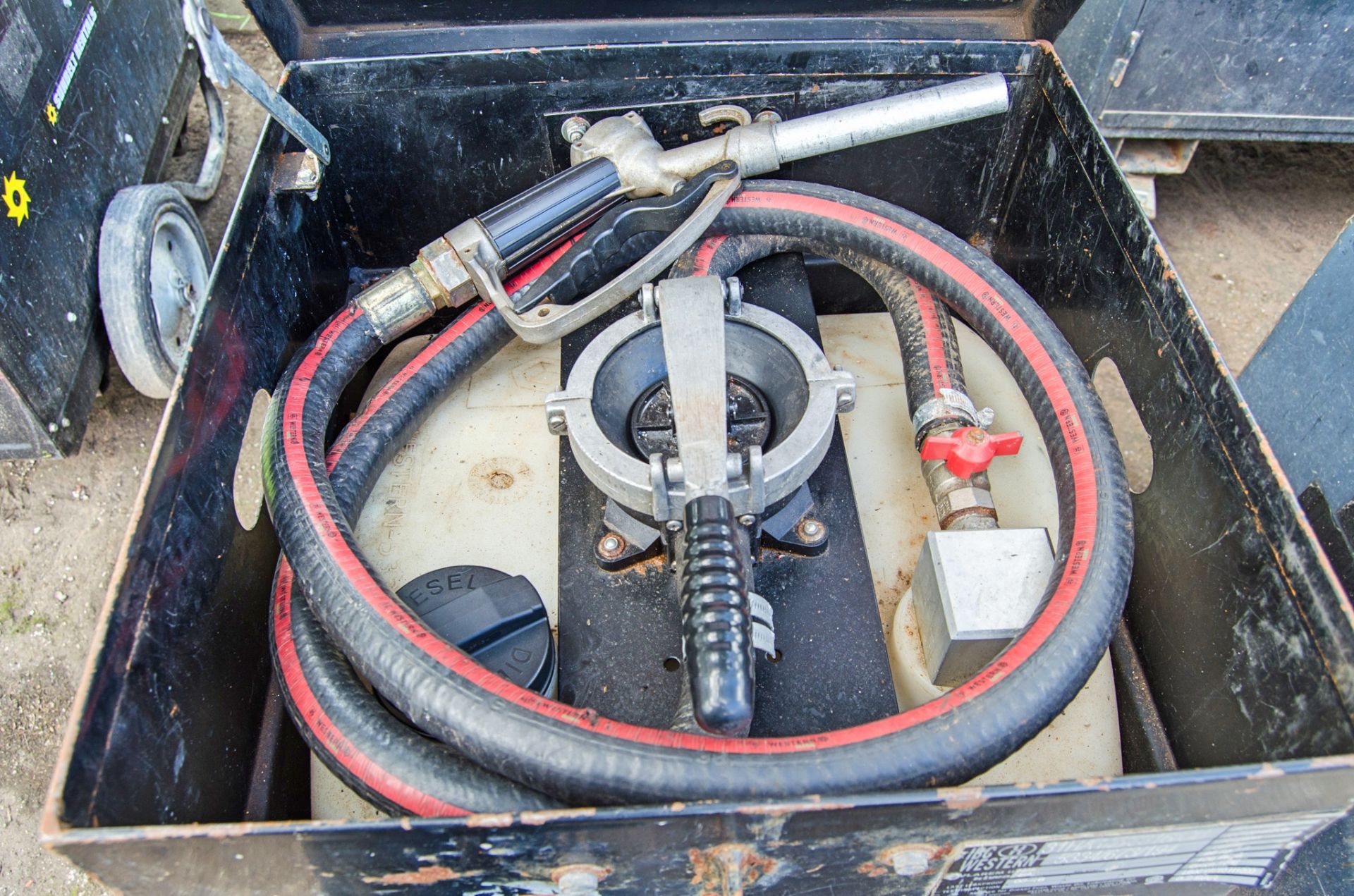 Western 105 litre wheel around bunded fuel bowser c/w manual pump, delivery hose and nozzle A734644 - Image 3 of 3