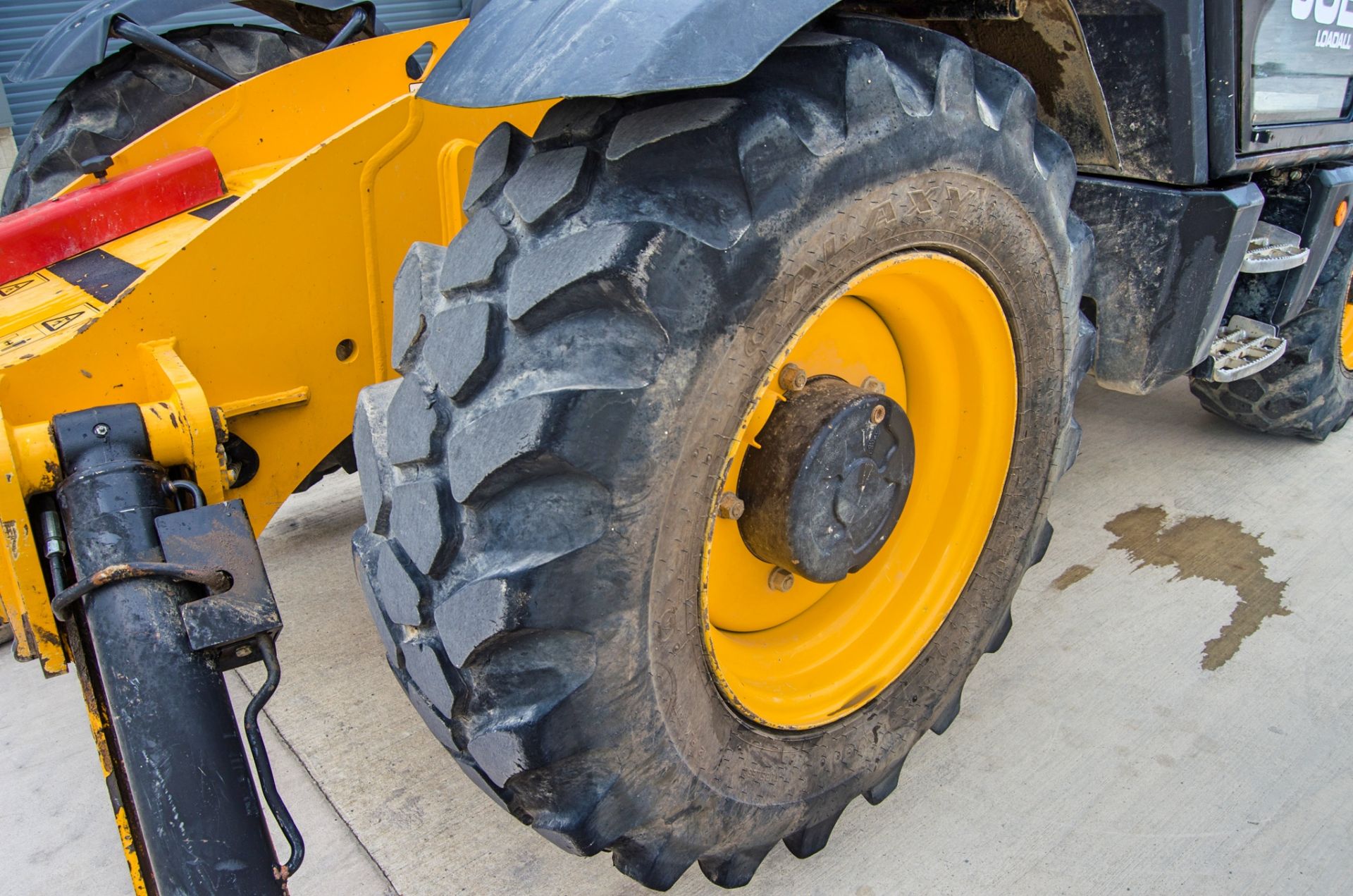 JCB 540-140 Hi-Viz 14 metre telescopic handler Year: 2018 S/N: 2573224 Recorded Hours: 6016 Recently - Image 13 of 23