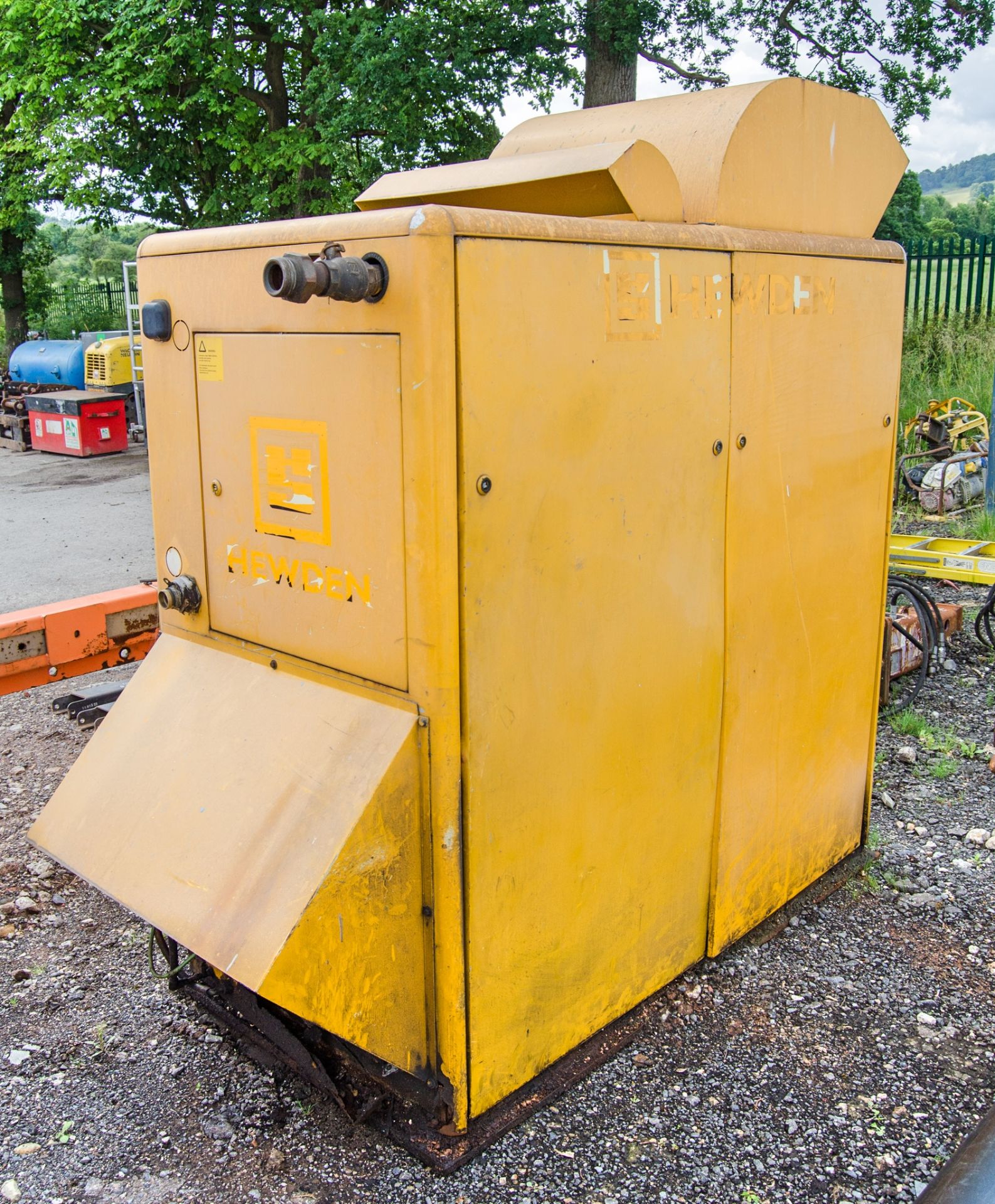 Atlas Copco GA37 3 phase electric air compressor Year: 2003 S/N: 385598 RMS34226 HY9580 - Image 2 of 10