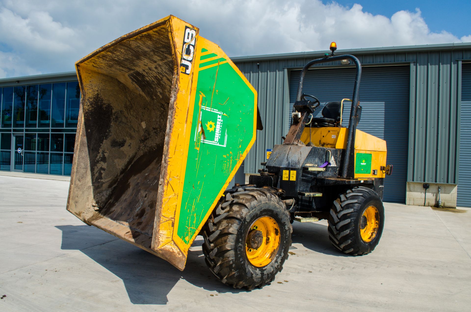 JCB 9TFT 9 tonne straight skip dumper Year: 2015 S/N: 7642 Recorded Hours: 2313 c/w V5 A667129 - Image 13 of 22