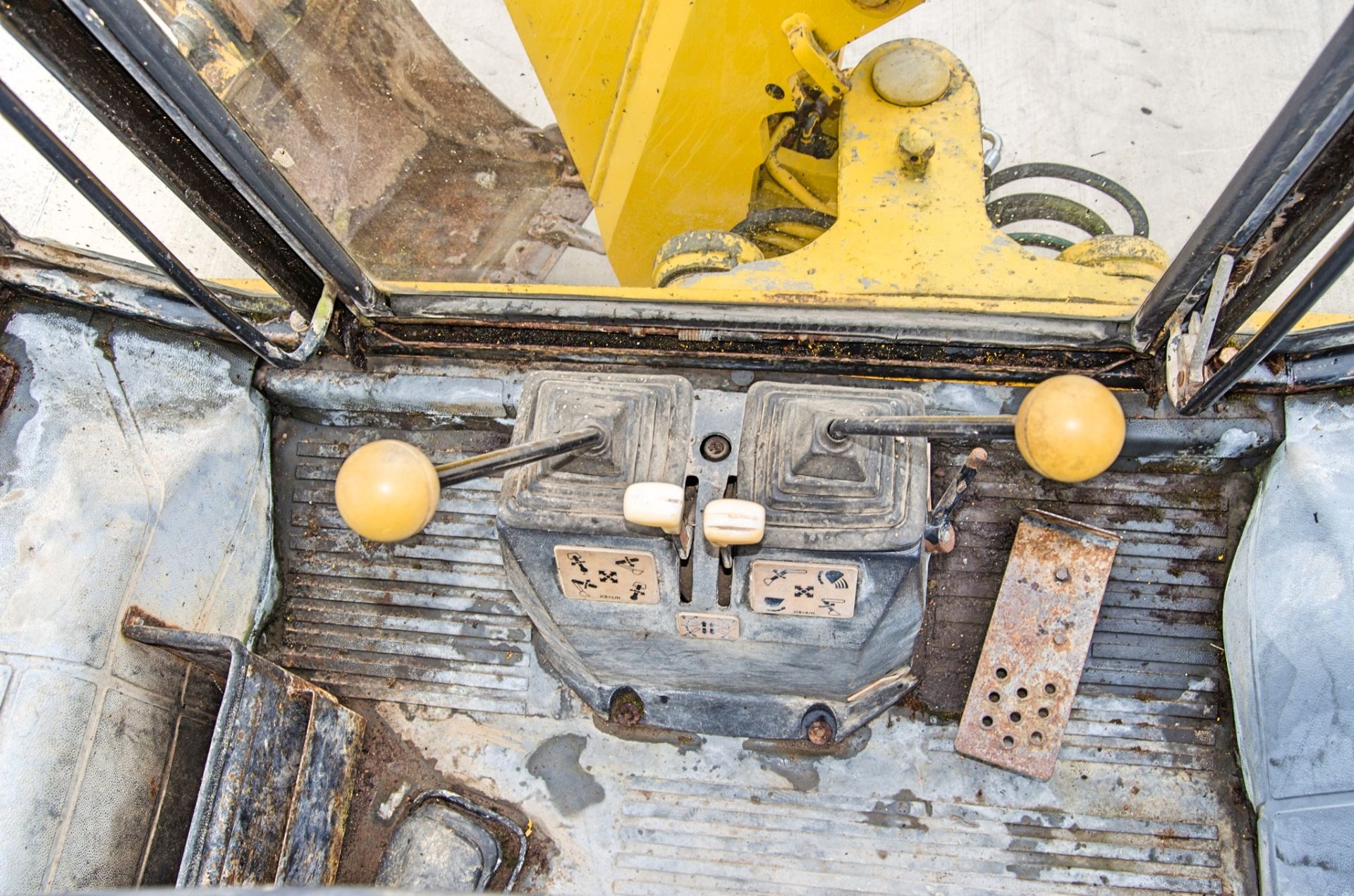 JCB 3CX Sitemaster 4 wheel drive backhoe loader Year: 1985 Recorded Hours: 4862 c/w V5C, 4-in-1 - Image 21 of 24