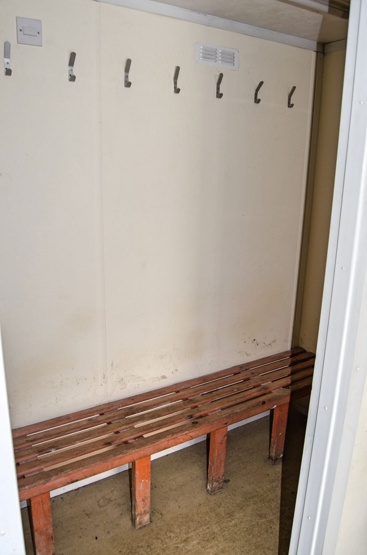 24ft x 9 ft steel anti-vandal welfare site unit Comprising of: canteen area, changing area, - Image 7 of 12