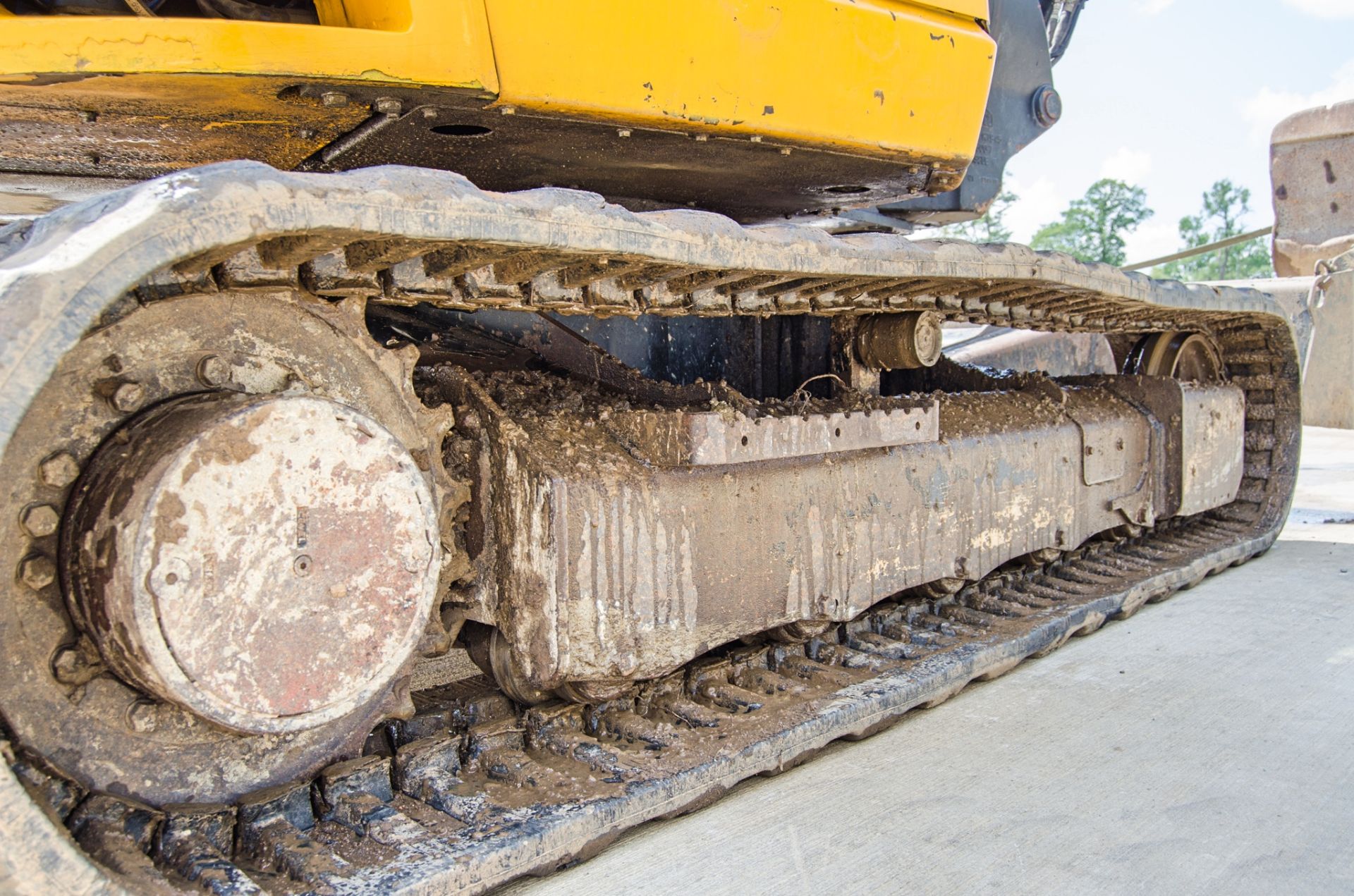 JCB 86C-1 8.5 tonne tubber tracked excavator Year: 2015 S/N: 2250128 Recorded Hours: 5207 blade, - Image 12 of 26