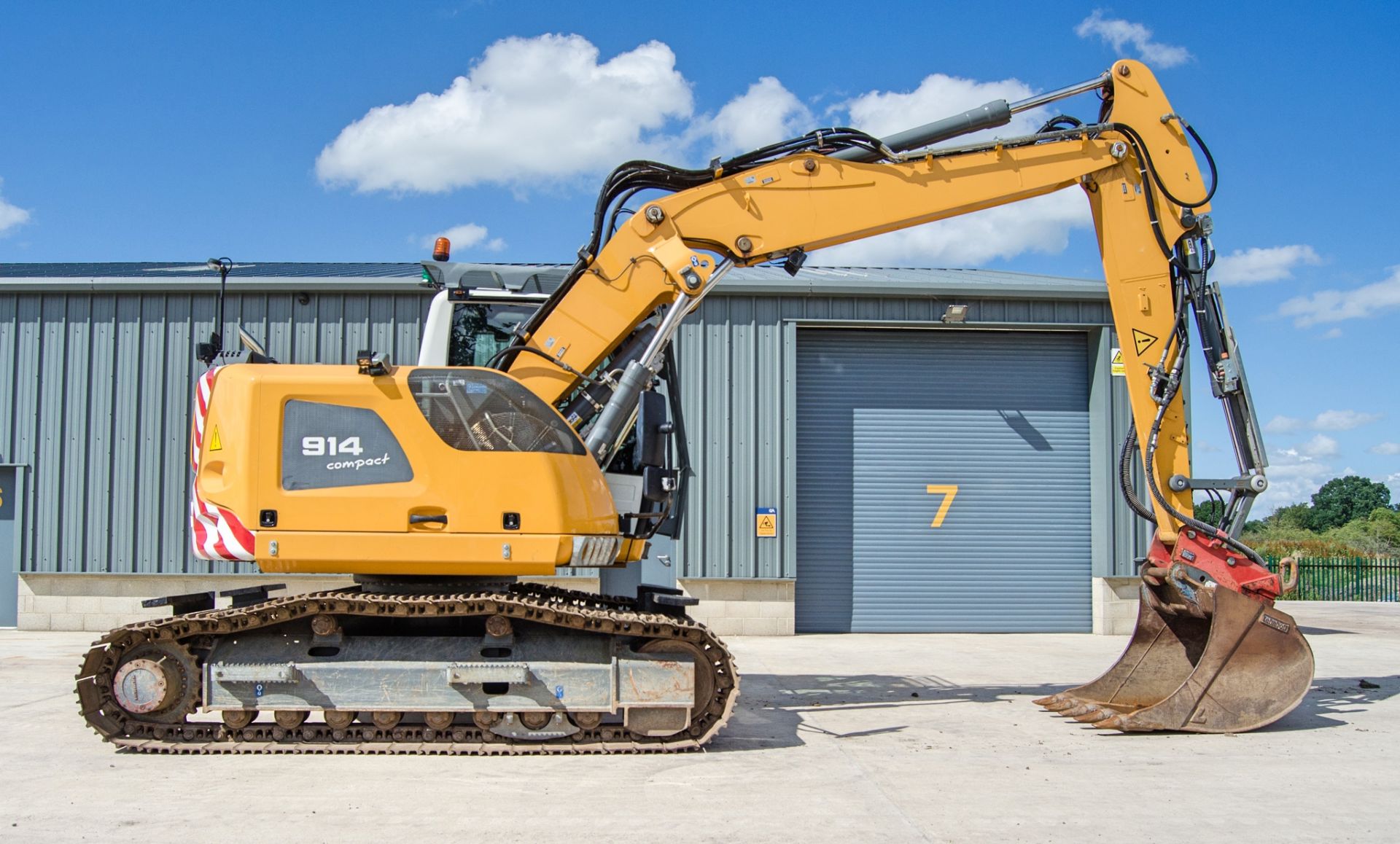 Liebherr 914 Compact 16 tonne steel tracked excavator Year: 2019 S/N: 494331 Recorded Hours: 1188 - Image 7 of 36