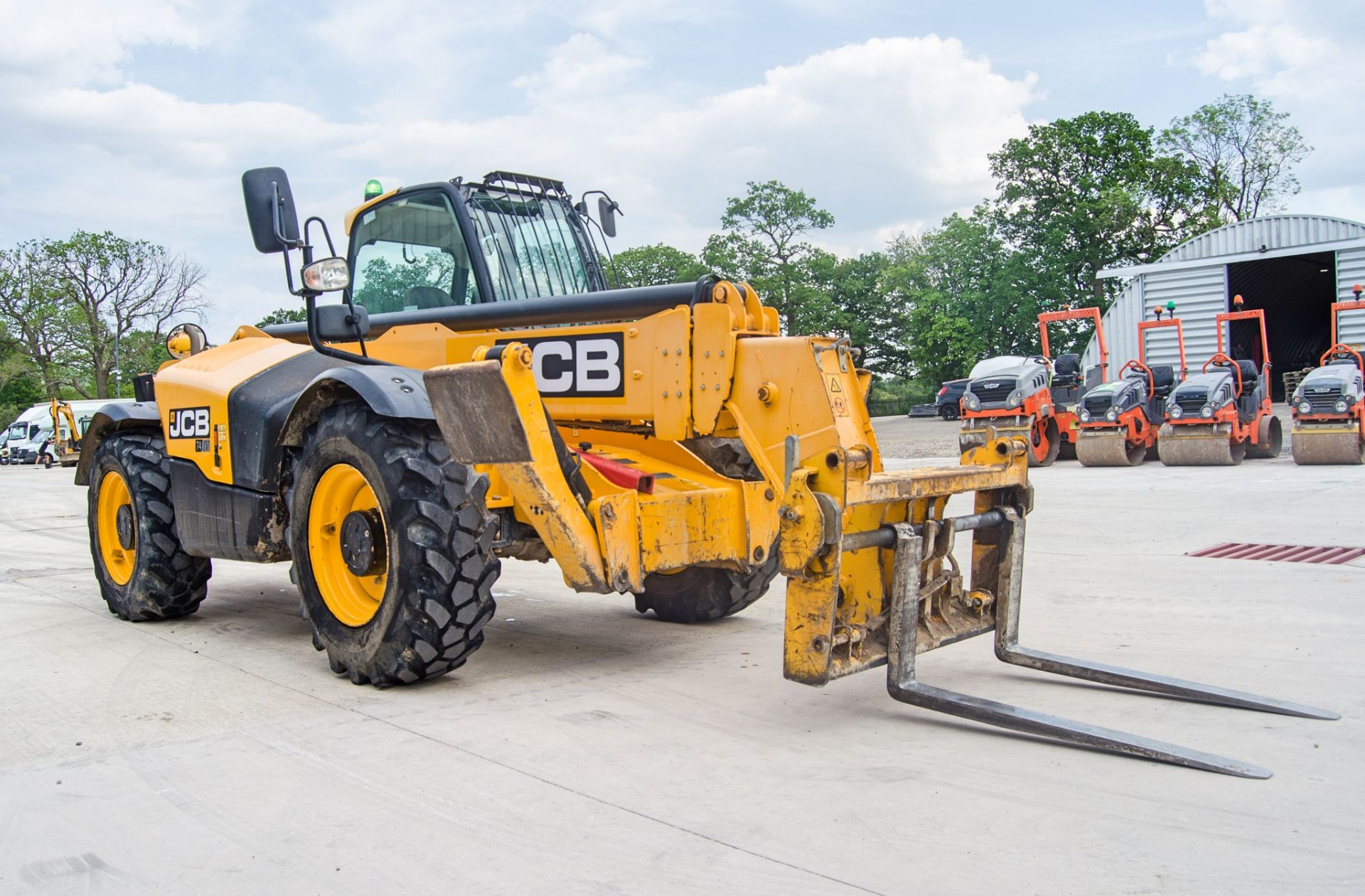 JCB 540-140 Hi-Viz 14 metre telescopic handler Year: 2018 S/N: 2573224 Recorded Hours: 6016 Recently - Image 2 of 23