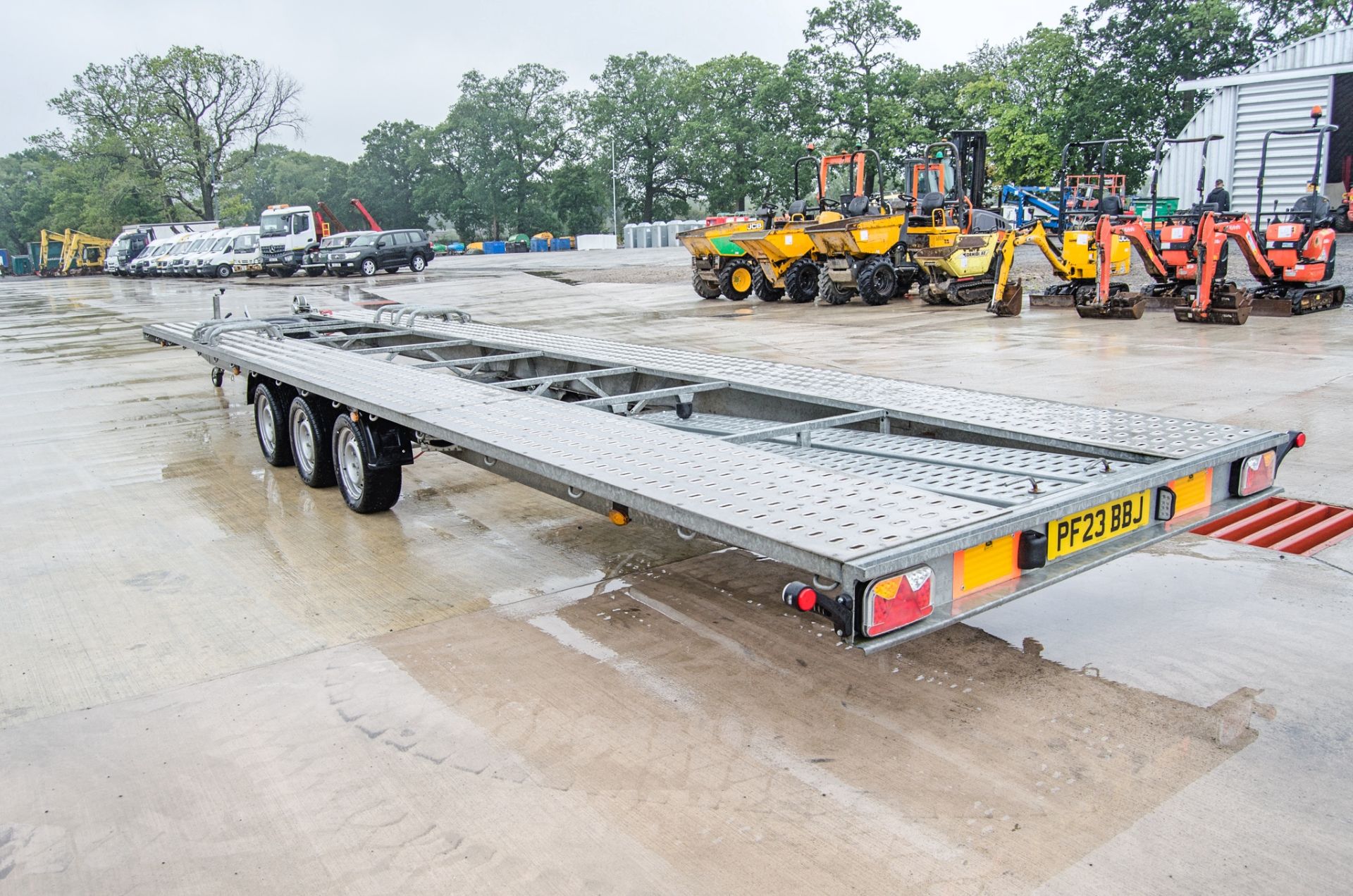 Niewiadow 28ft x 7ft 3.5 tonne tri axle car transporter trailer S/N: L0011890 c/w ramps ** No VAT on - Image 4 of 8