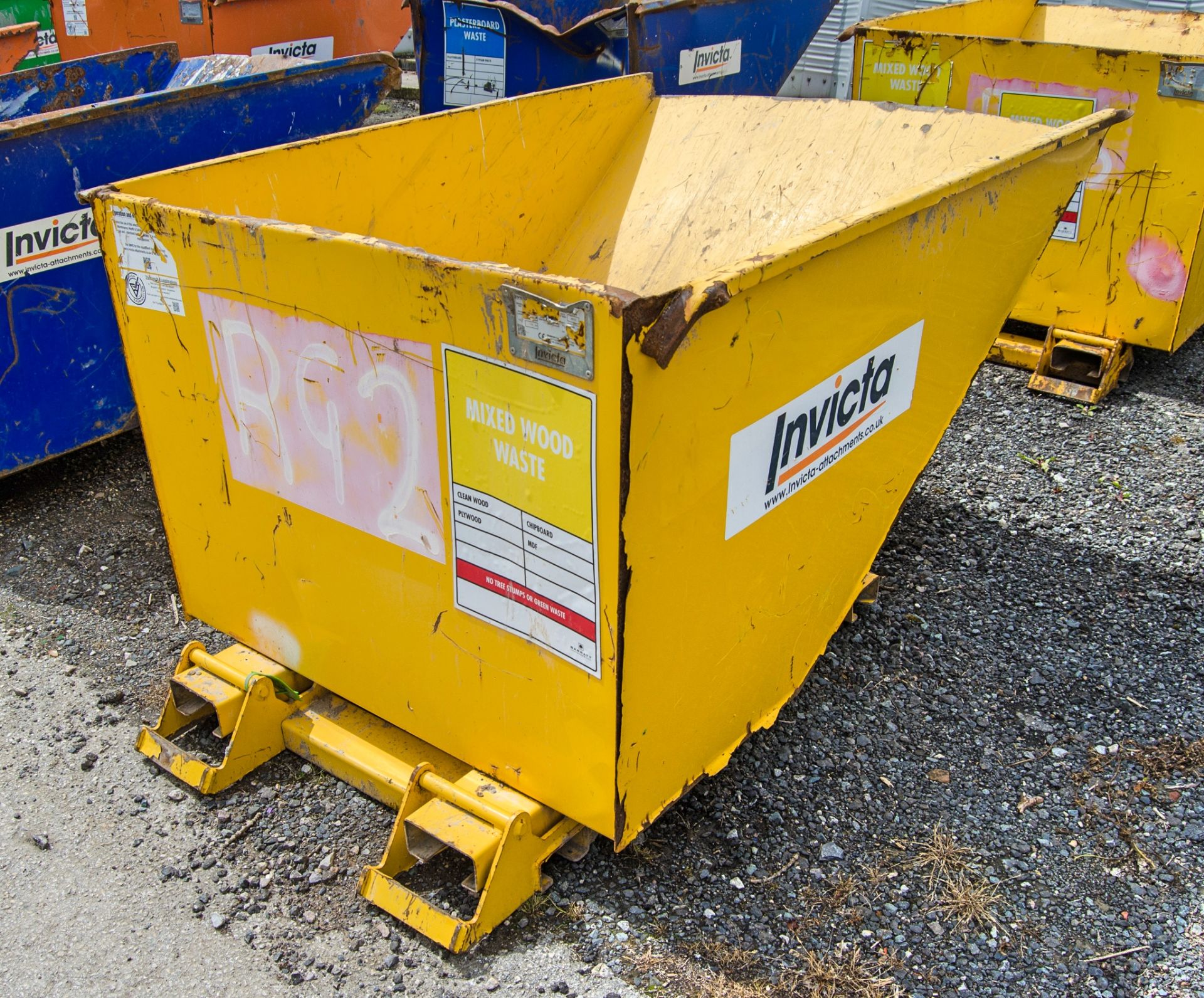 Invicta steel tipping skip - Image 2 of 2