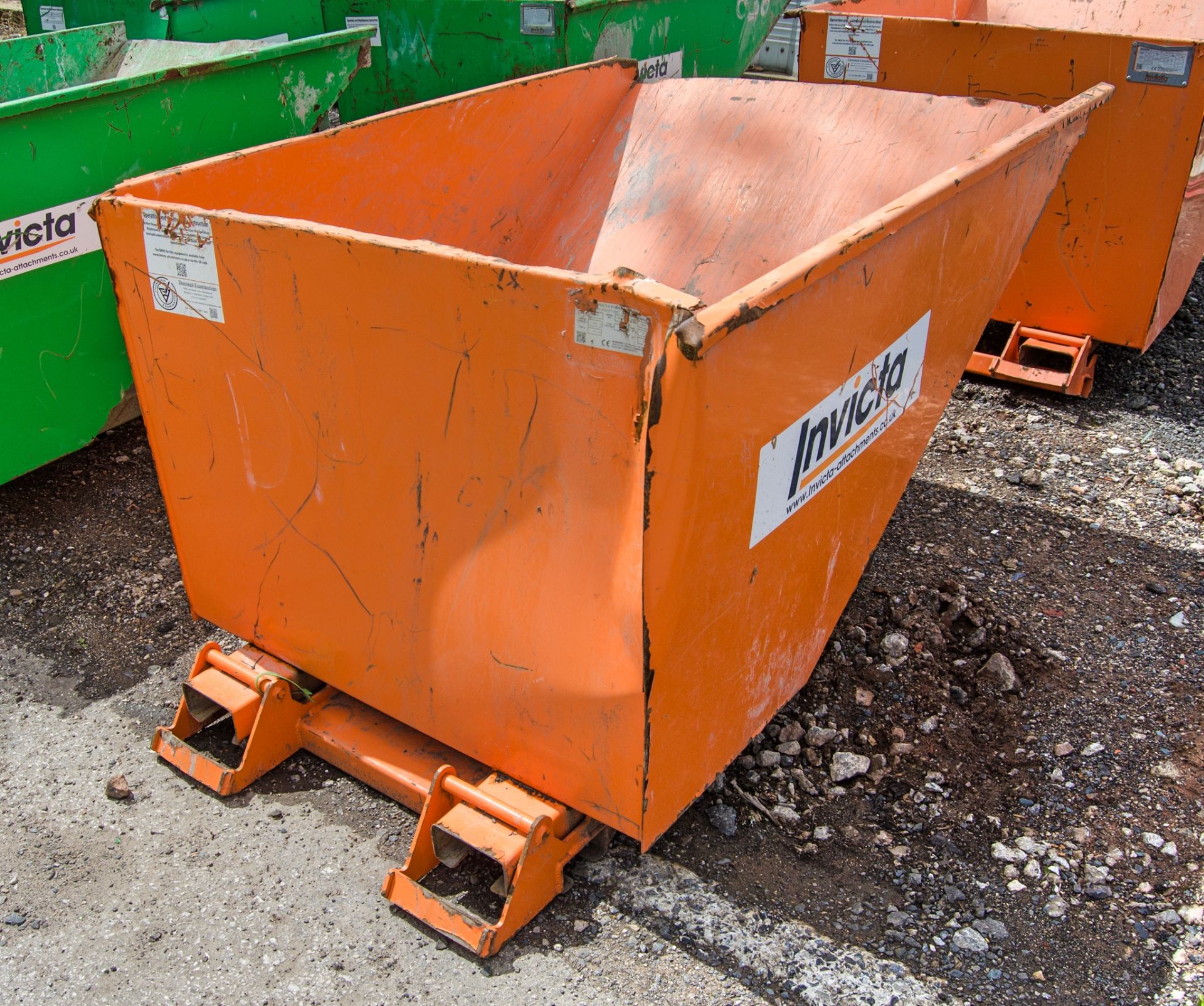 Invicta steel tipping skip - Image 2 of 2