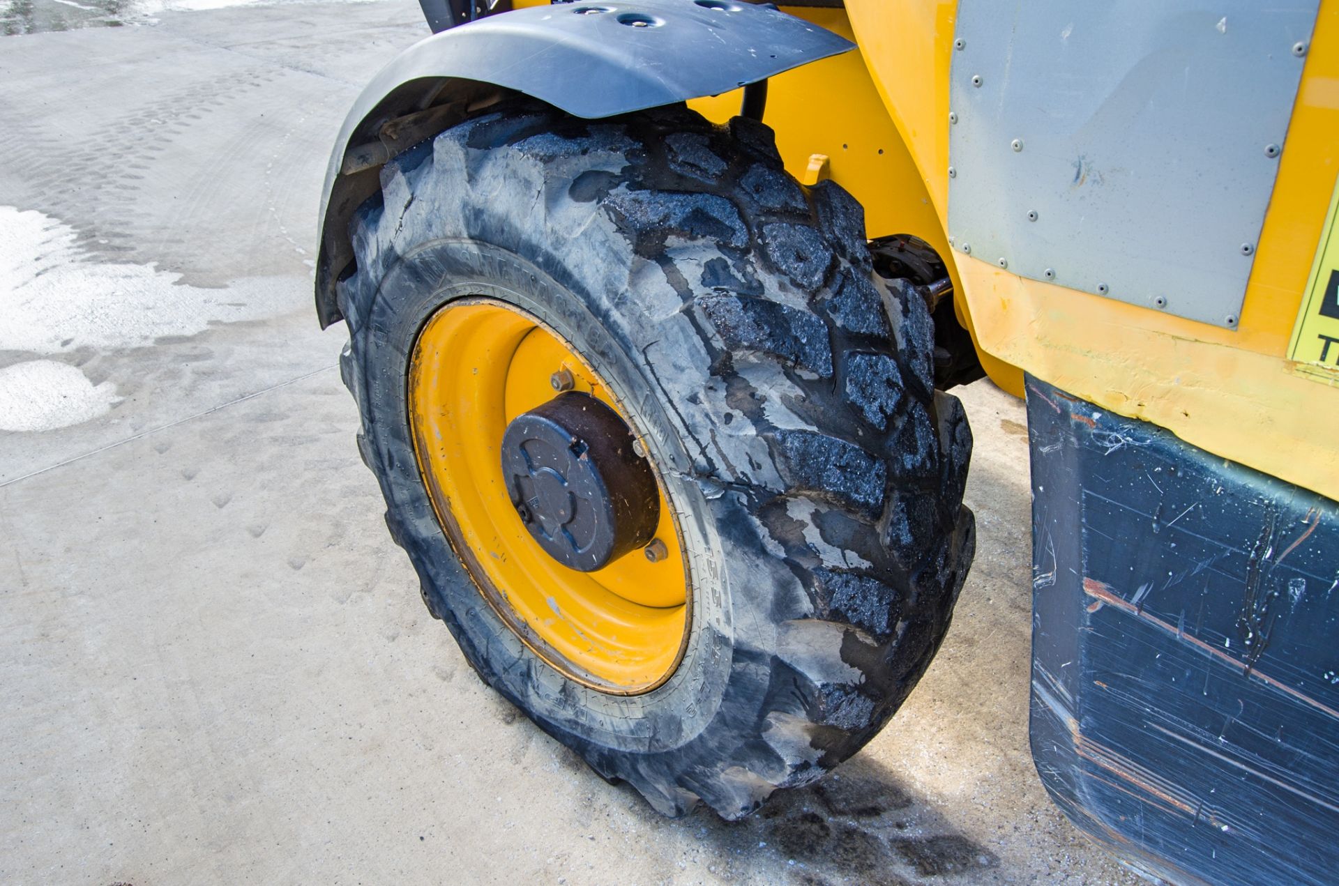 JCB 535-125 12.5 metre telescopic handler Year: 2015 S/N: 2352422 Recorded Hours: 5868 - Image 15 of 23