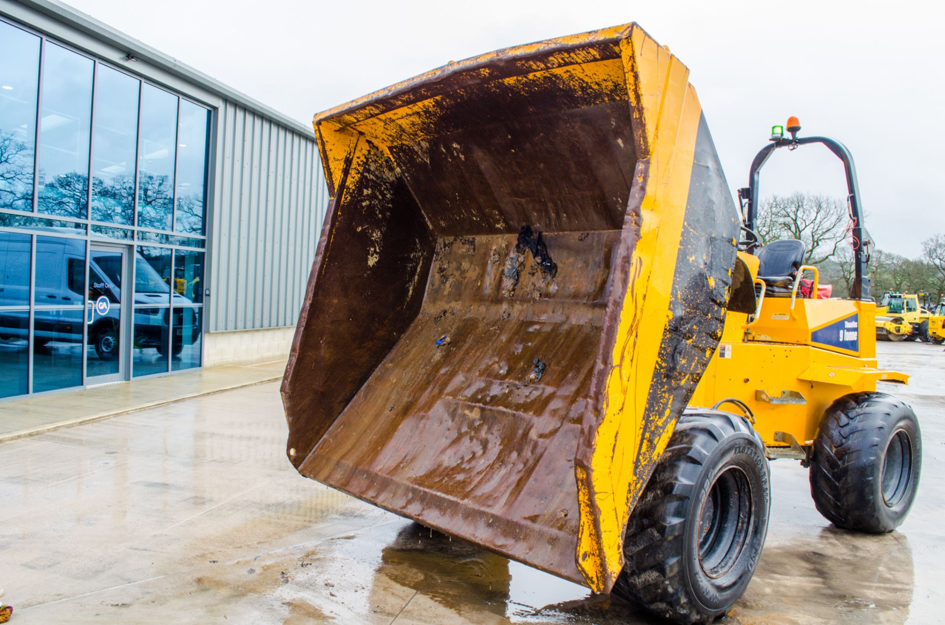 Thwaites 9 tonne straight skip dumper  Year: 2018 S/N: 806E3954 Recorded Hours: 2039 c/w V5 SD495 - Image 14 of 21