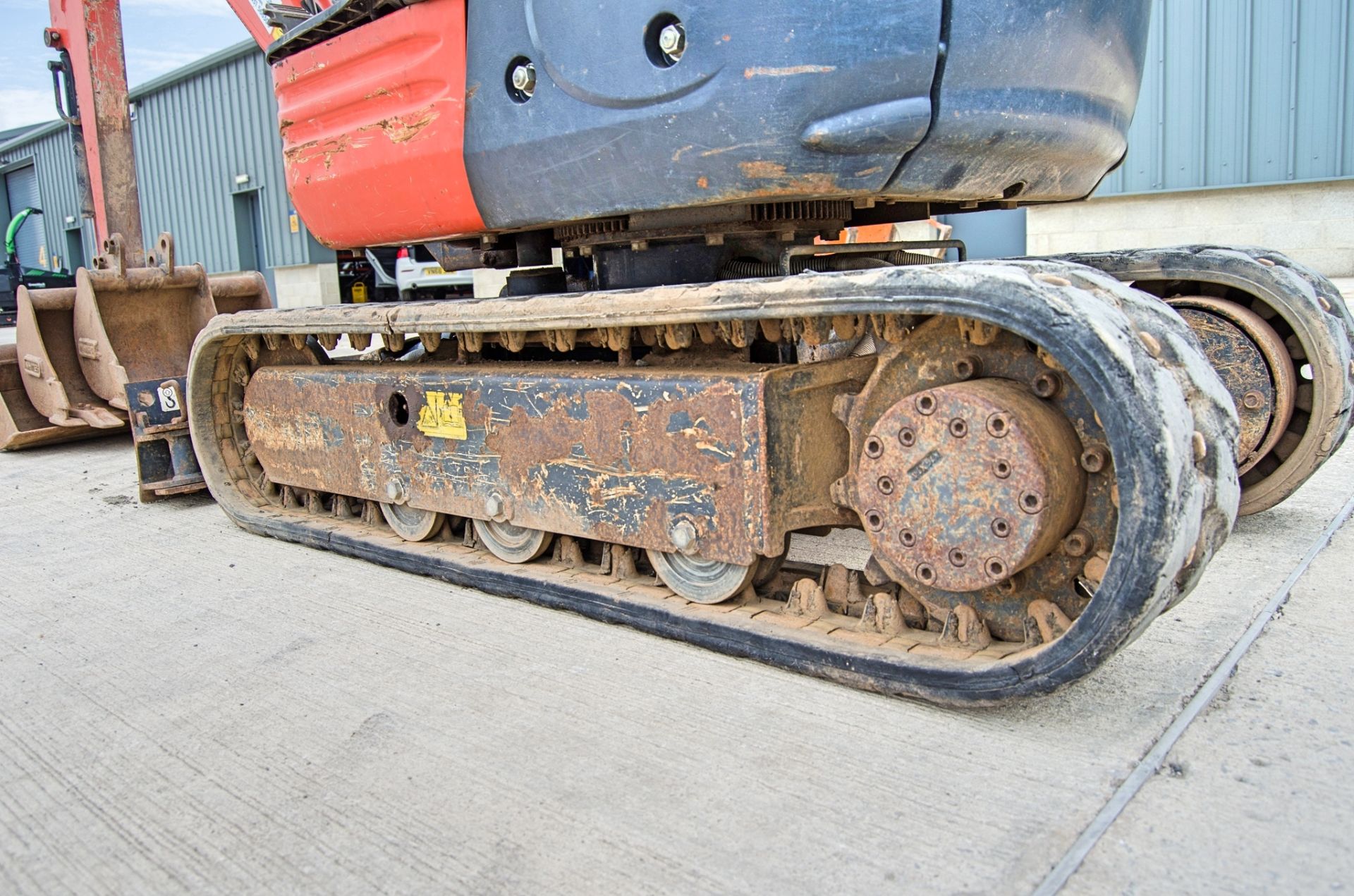 Kubota U10-3 1 tonne rubber tracked micro excavator Year: 2017 S/N: 28465 Recorded Hours: 989 blade, - Image 12 of 25