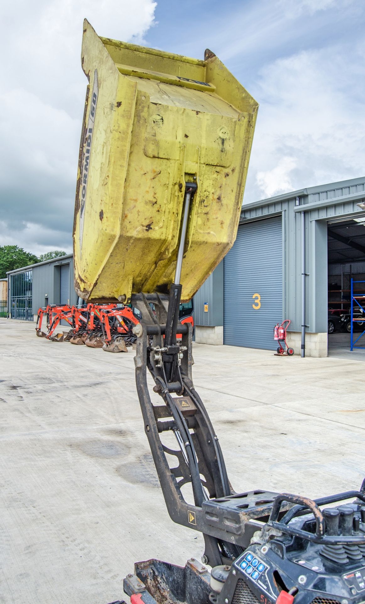 Cormidi 60 diesel driven 600kg hi-tip rubber tracked dumper Year: 2016 S/N: 06523 Recorded Hours: - Image 11 of 19