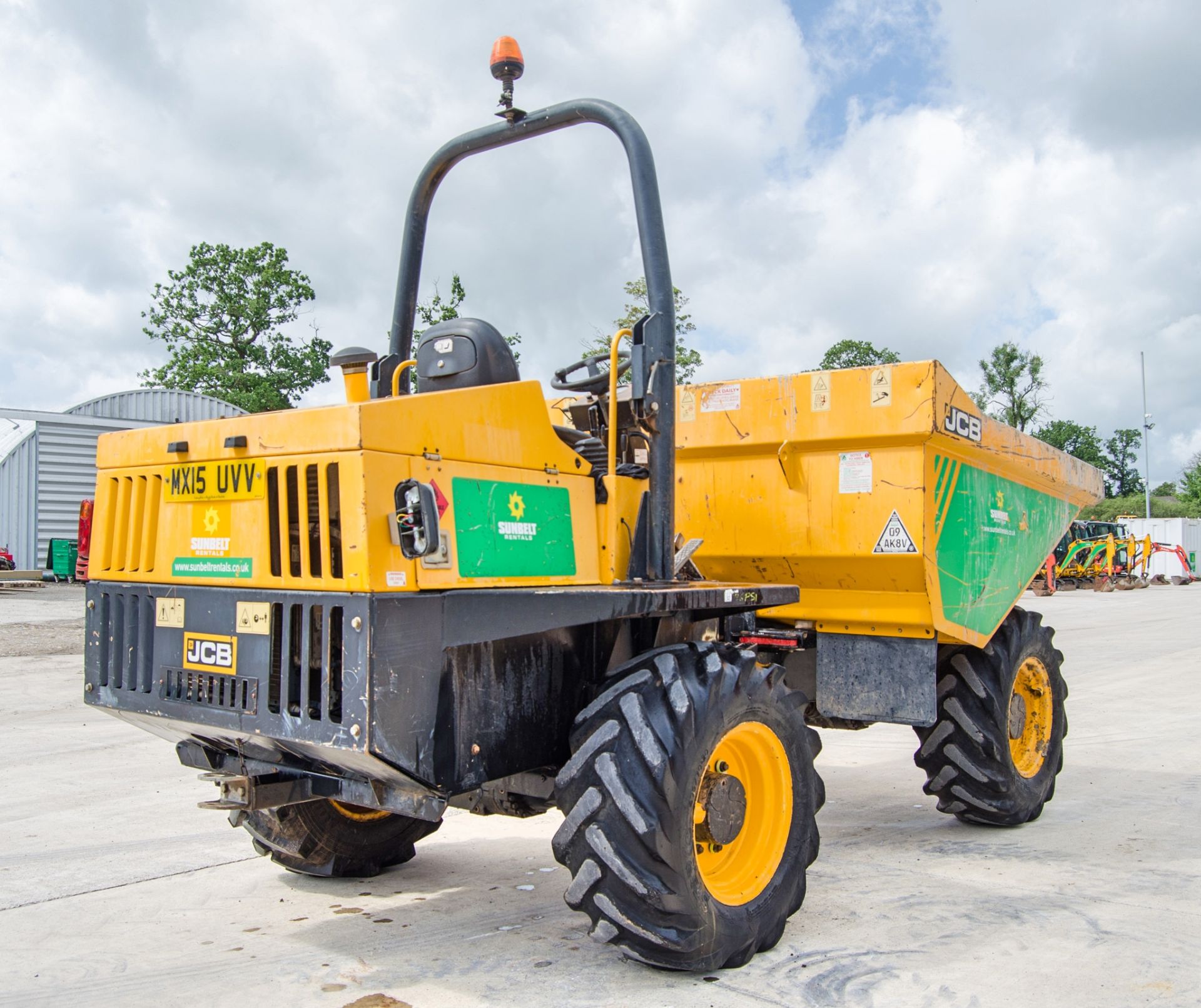 JCB 6TFT 6 tonne straight skip dumper Year: 2015 S/N: EFFRK6790 Recorded Hours: 1725 c/w V5 - Image 3 of 25