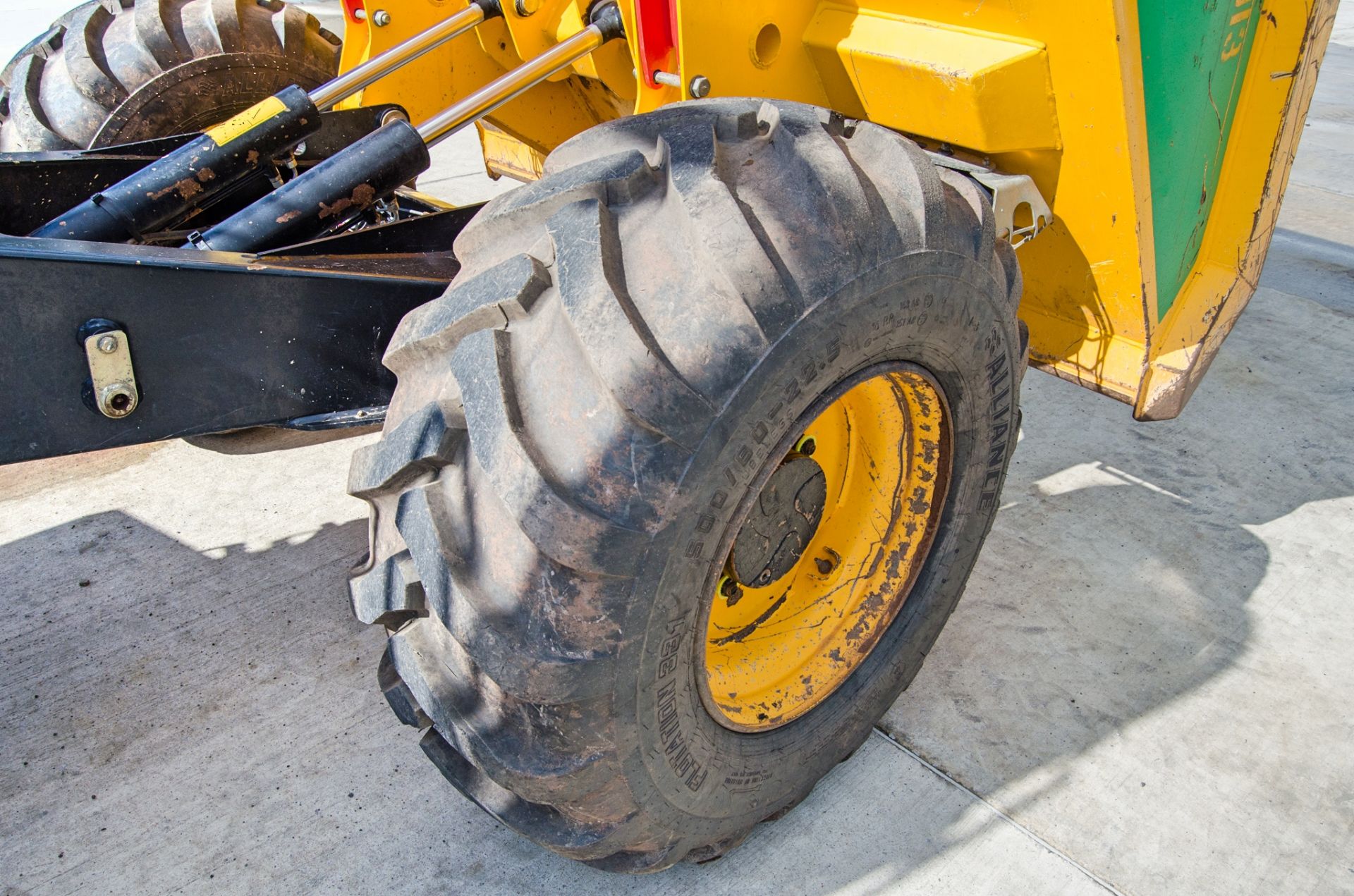 JCB 9 tonne straight skip dumper Year: 2016 S/N: EGGRM1012 Recorded Hours: 2208 A738313 - Image 16 of 22