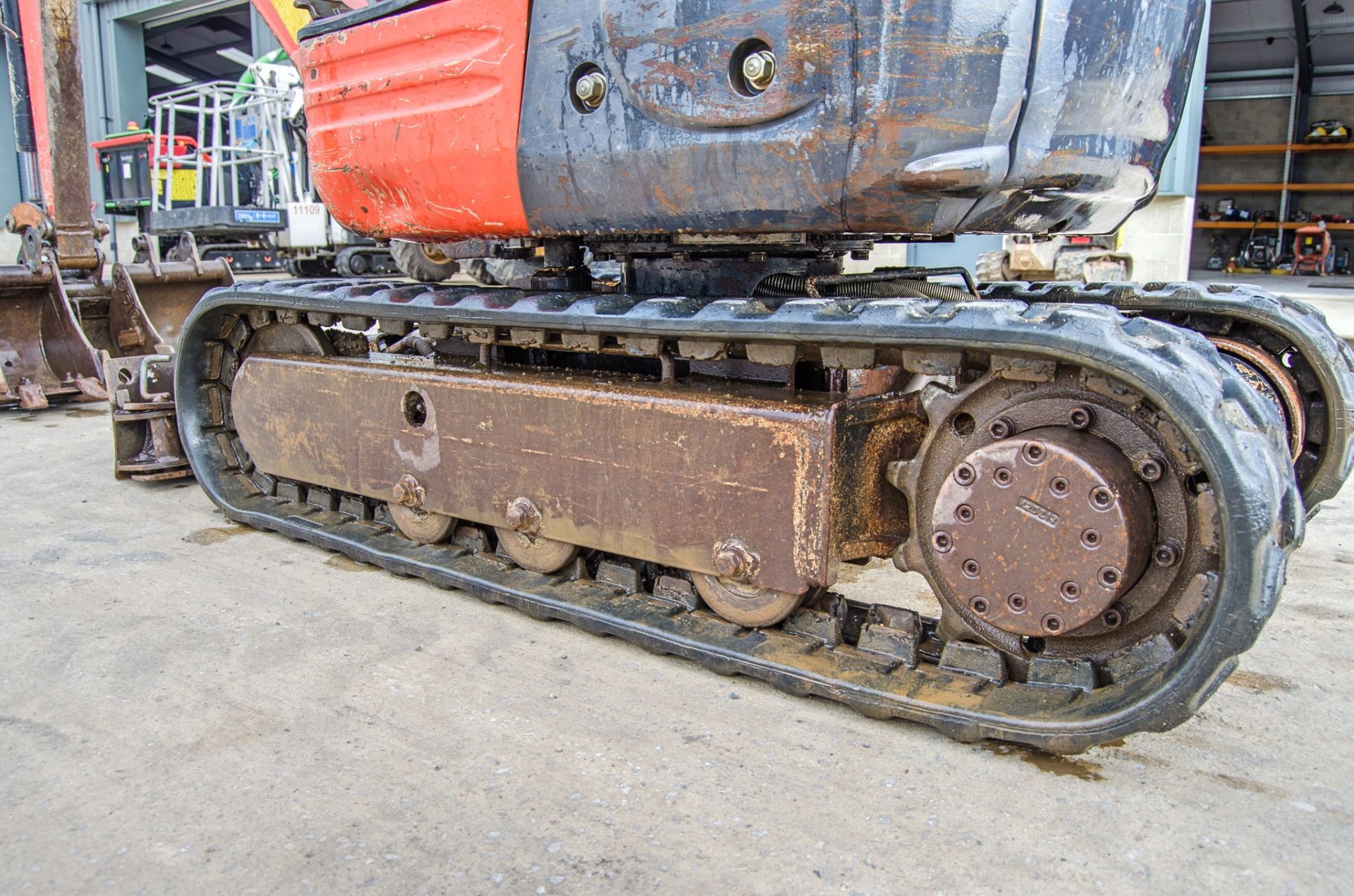 Kubota U10-3 1 tonne rubber tracked micro excavator Year: 2014 S/N: 23167 Recorded Hours: 3410 - Image 12 of 26