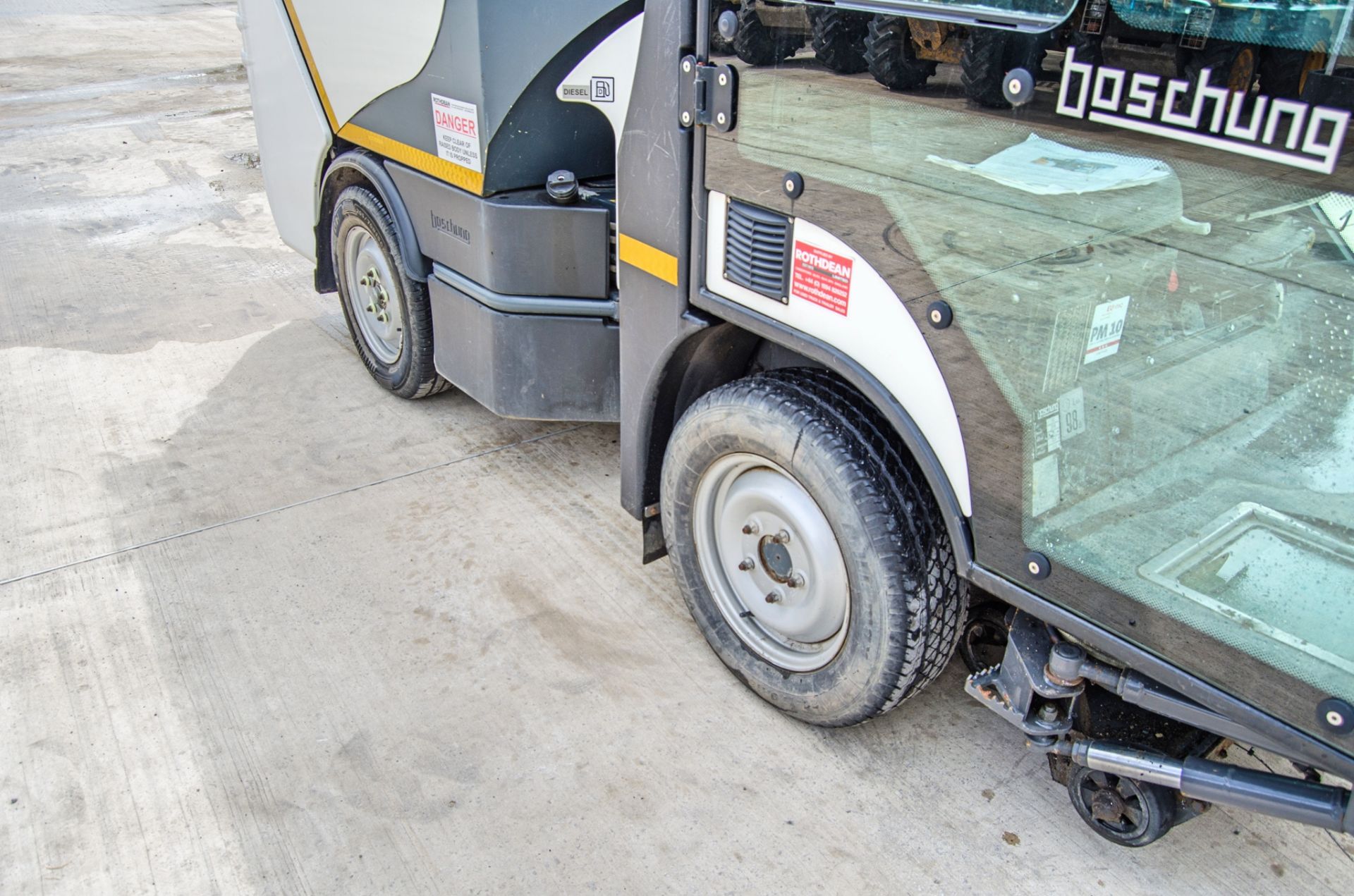 Boschung S2 diesel driven sweeper Year: 2016 S/N: 3152082 Recorded Hours: 3115 c/w air - Image 9 of 22