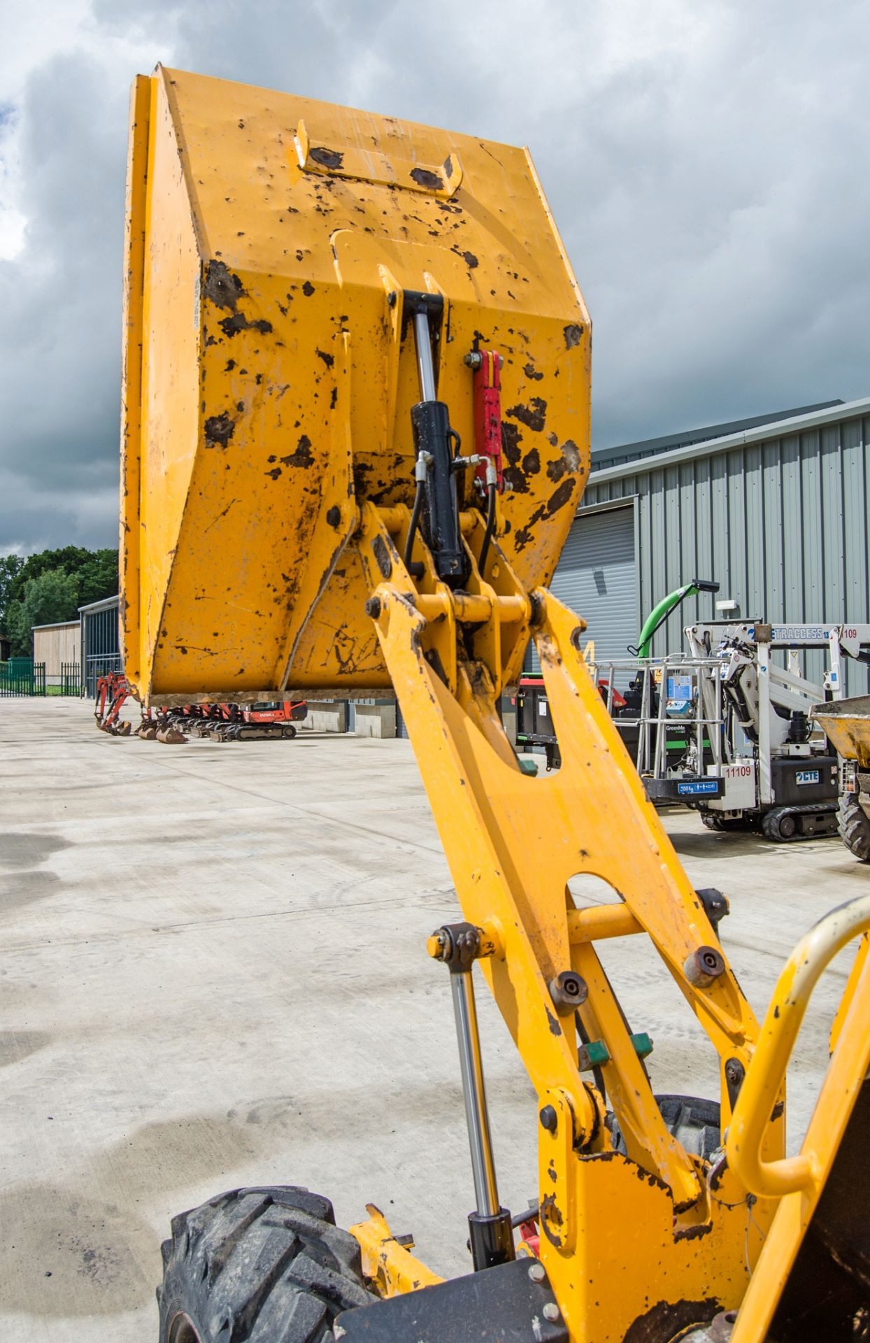 Thwaites 1 tonne hi-tip dumper Year: 2016 S/N: 617D5089 Recorded Hours: 1412 DPR111 - Image 11 of 20