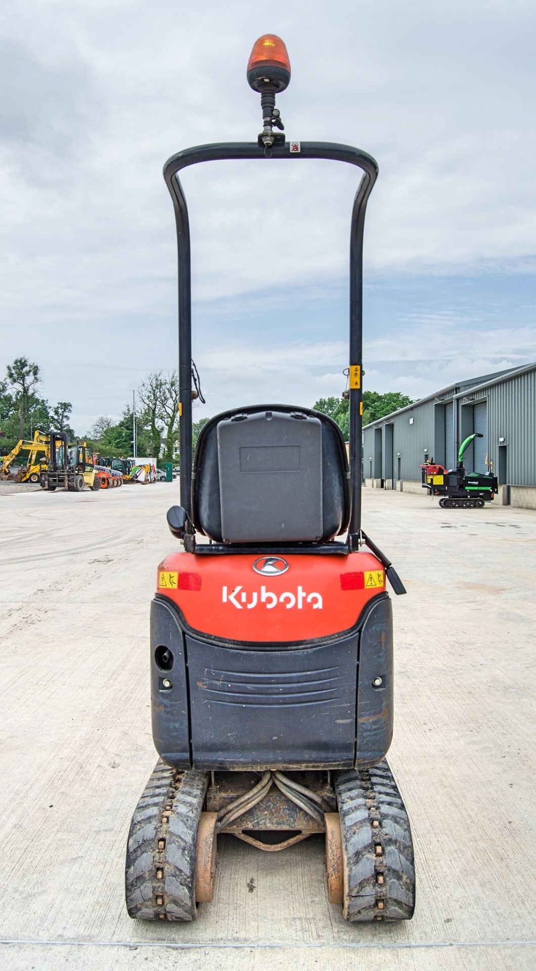 Kubota U10-3 1 tonne rubber tracked micro excavator Year: 2017 S/N: 28465 Recorded Hours: 989 blade, - Image 6 of 25