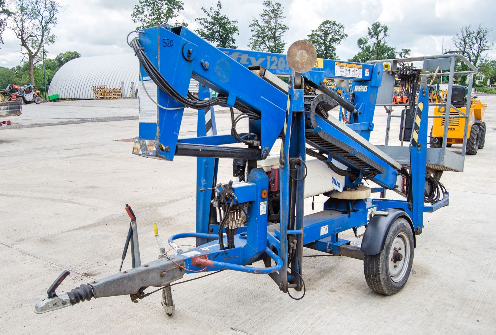 Nifty 120T battery electric/petrol fast tow articulated boom lift access platform Year: 2006 S/N: - Image 3 of 13