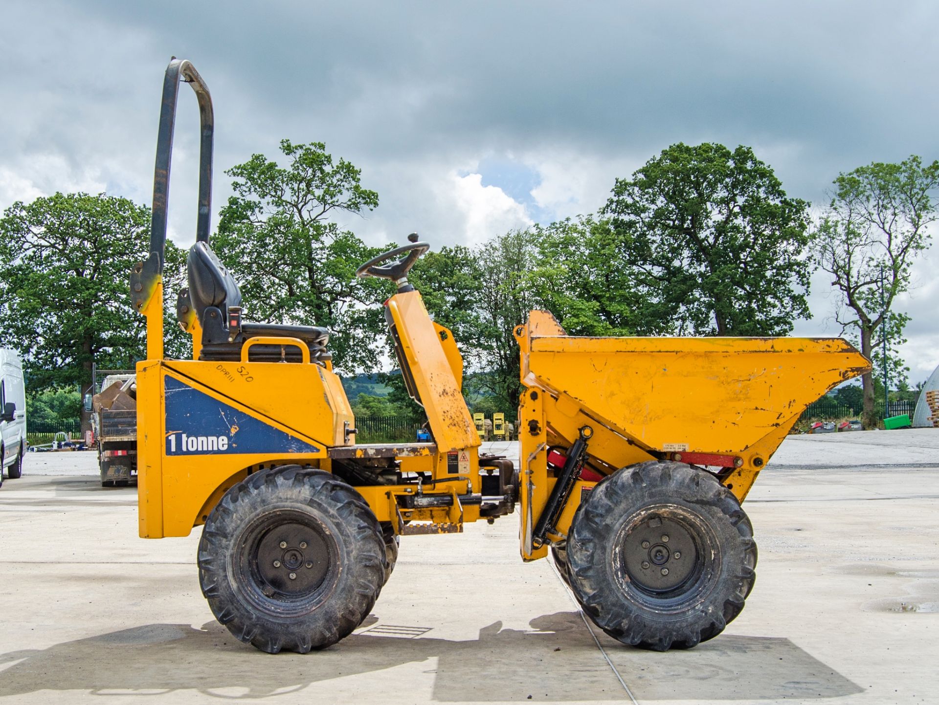 Thwaites 1 tonne hi-tip dumper Year: 2016 S/N: 617D5089 Recorded Hours: 1412 DPR111 - Image 8 of 20