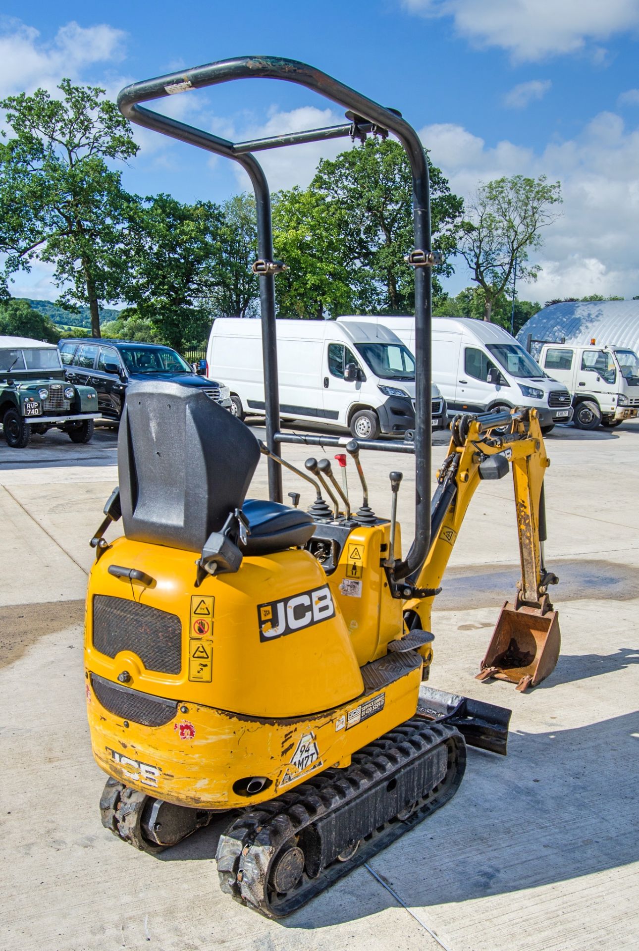 JCB 8008 CTS 0.8 tonne rubber tracked micro excavator Year: 2015 S/N: 2410891 Recorded Hours: 1421 - Image 3 of 27