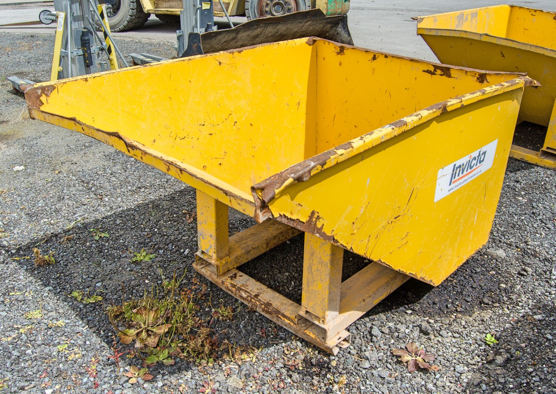 Invicta steel tipping skip