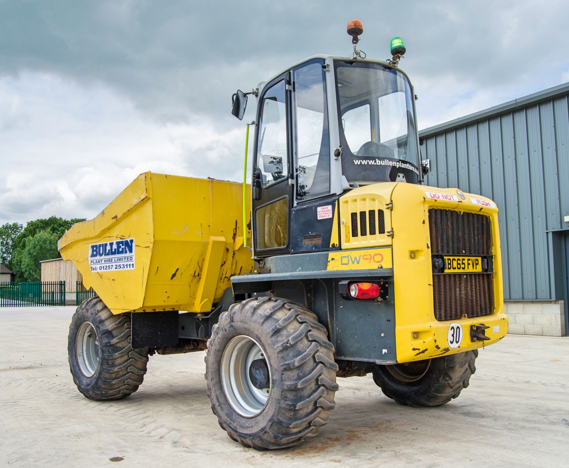 Wacker Neuson DW90 9 tonne straight skip cabbed dumper Year: 2016 S/N: PAL00320 Recorded Hours: 2702 - Image 4 of 25