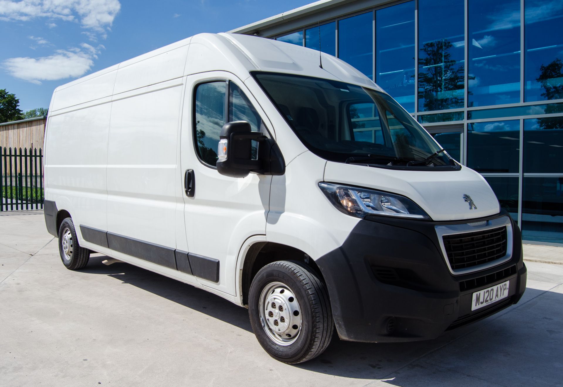 Peugeot Boxer 335 Pro L3H2 2.2 BHDi panel van Registration Number: MJ20 AYP Date of Registration: - Image 2 of 28