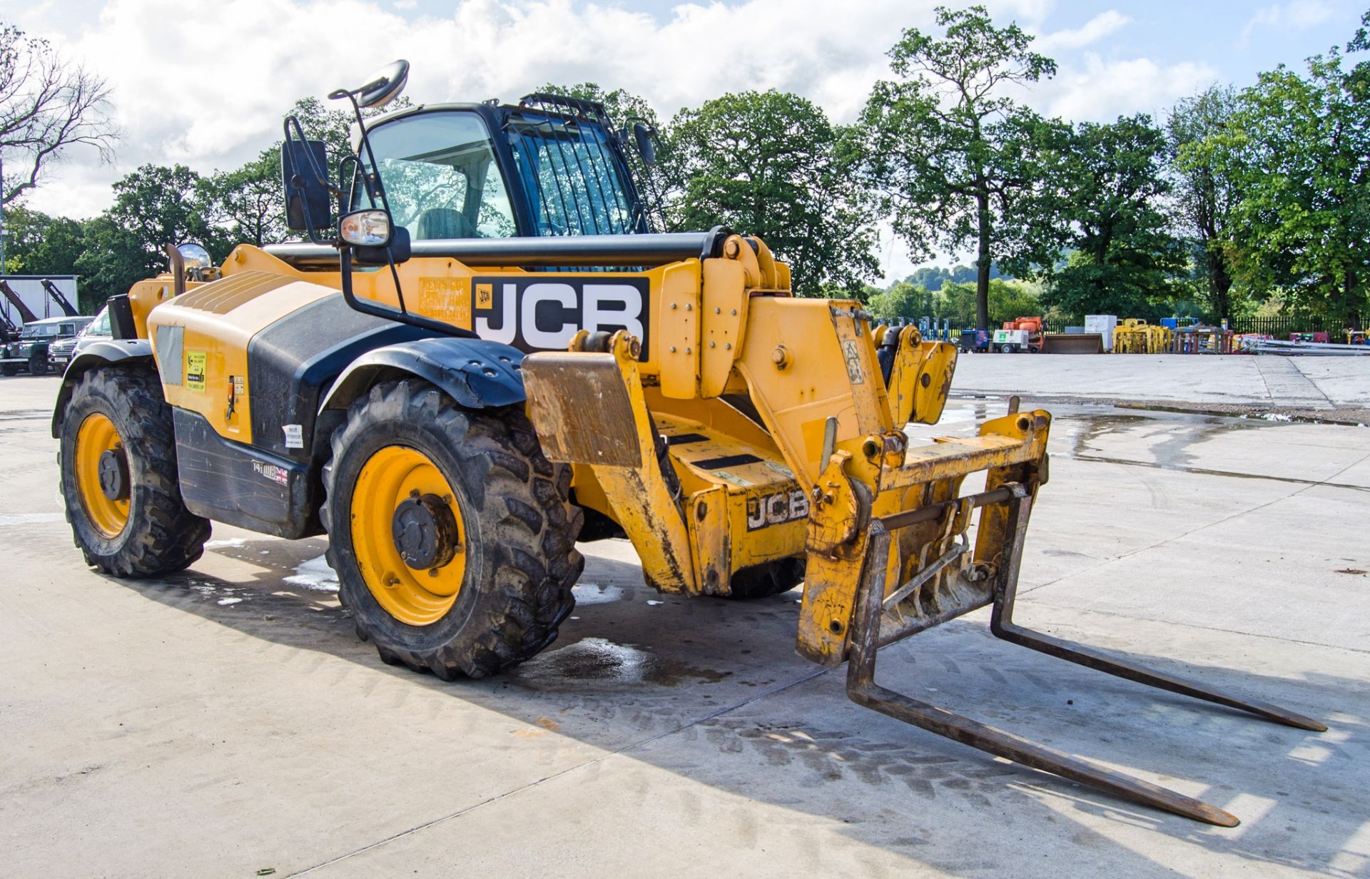 JCB 535-125 12.5 metre telescopic handler Year: 2015 S/N: 2352422 Recorded Hours: 5868 - Image 2 of 23