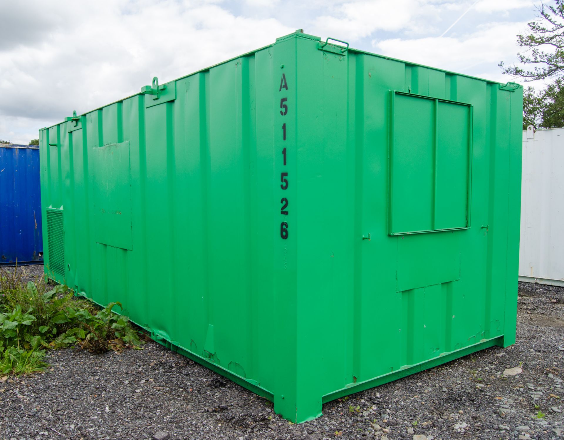 21ft x 9 ft steel anti-vandal welfare site unit Comprising of: canteen area, toilet & generator room - Image 3 of 9