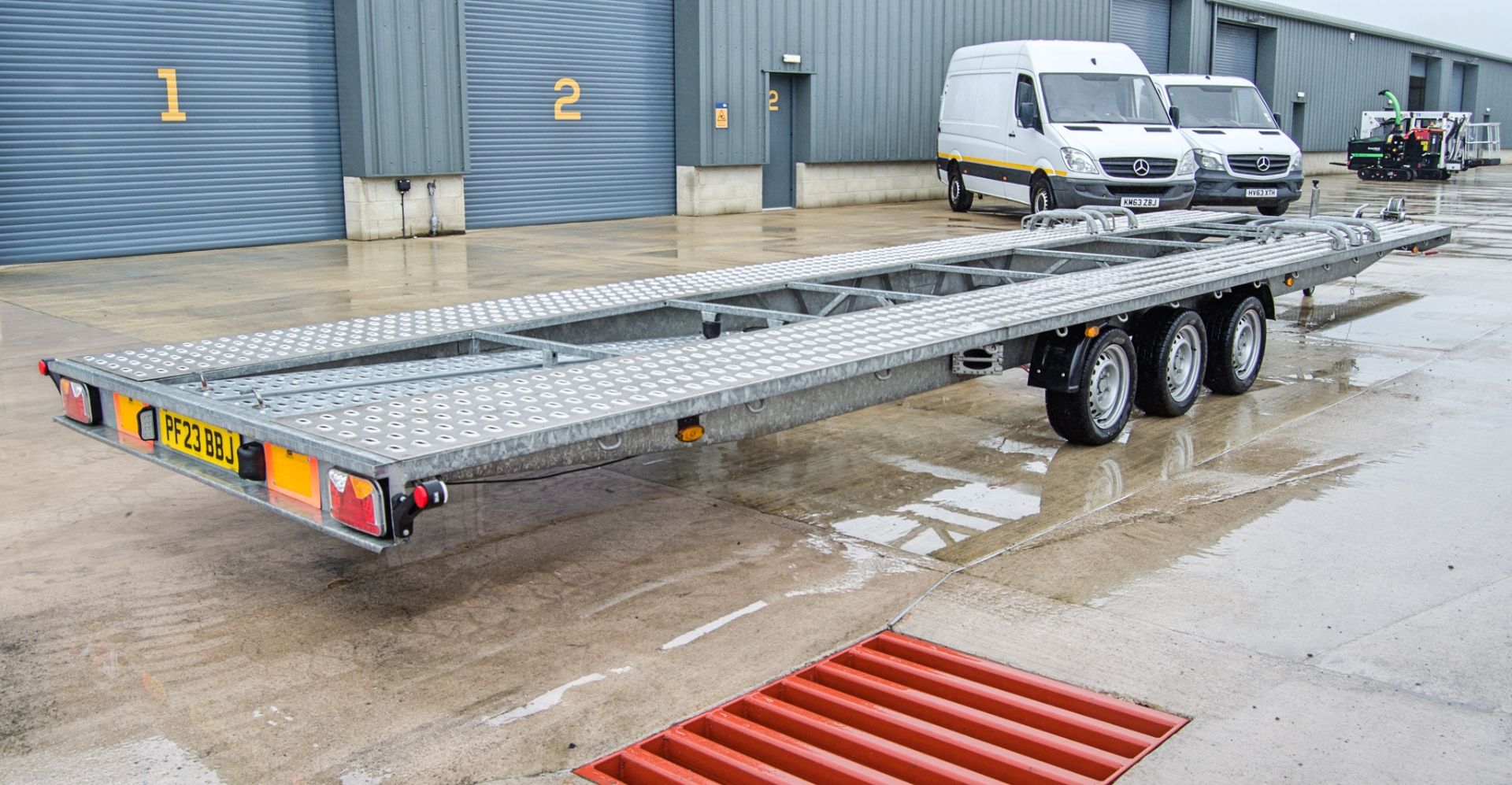 Niewiadow 28ft x 7ft 3.5 tonne tri axle car transporter trailer S/N: L0011890 c/w ramps ** No VAT on - Image 3 of 8