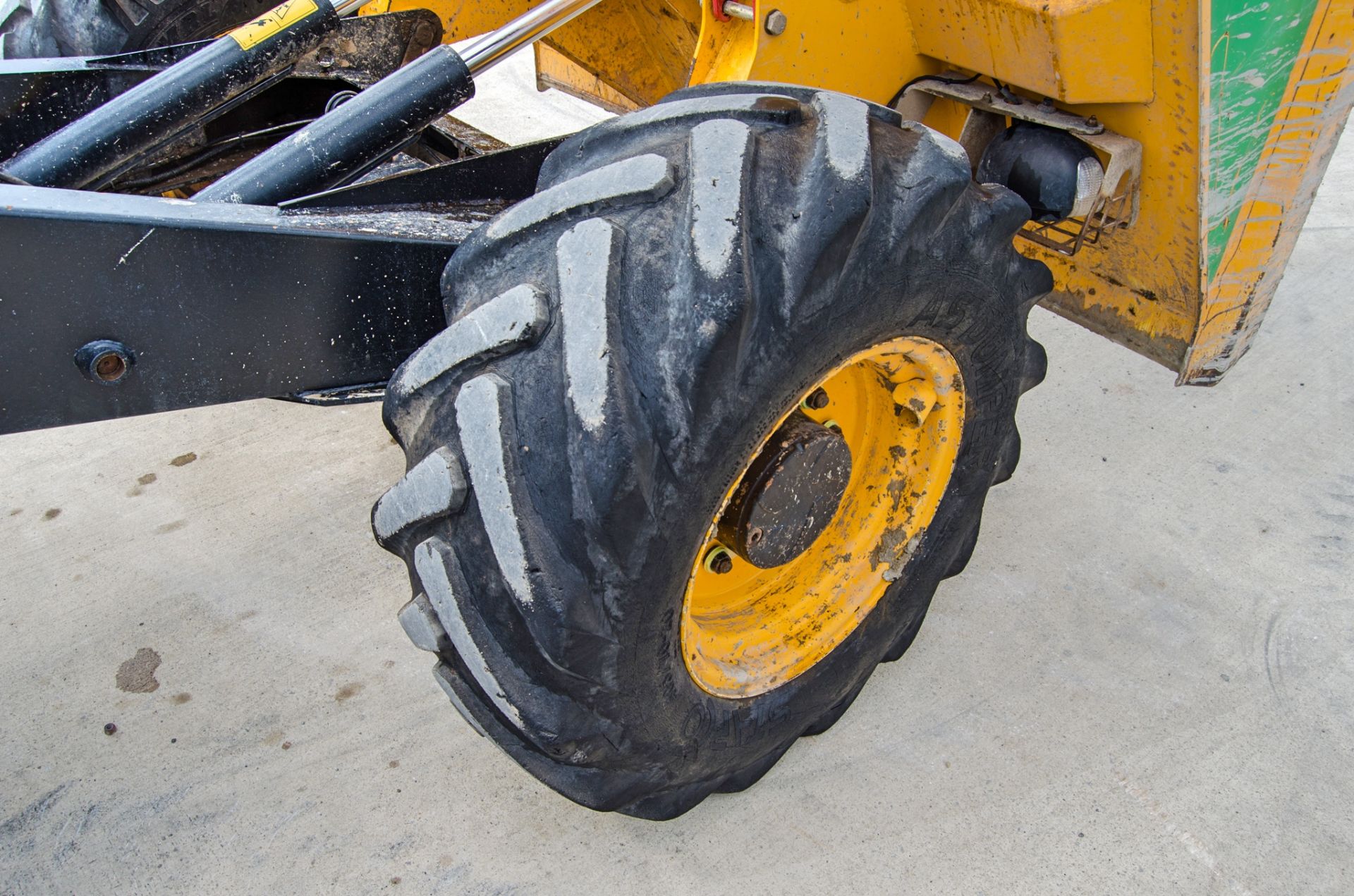 JCB 6TFT 6 tonne straight skip dumper Year: 2015 S/N: EFFRK6790 Recorded Hours: 1725 c/w V5 - Image 17 of 25