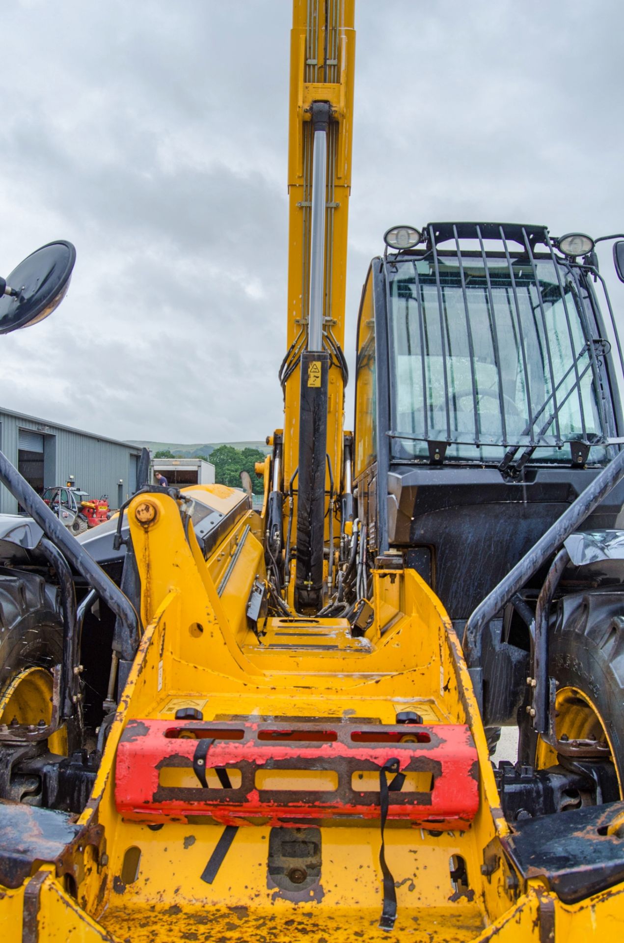 JCB 540-170 17 metre telescopic handler Year: 2014 S/N: 2342842 Recorded Hours: 5380 c/w sway - Image 12 of 26