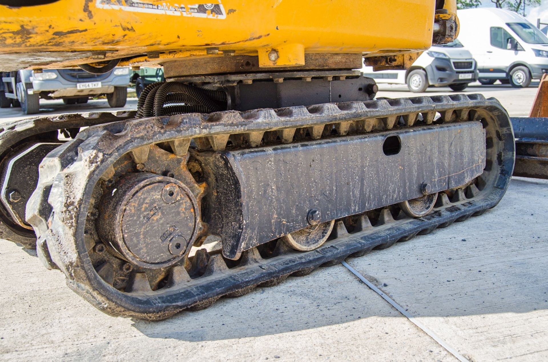 JCB 8008 CTS 0.8 tonne rubber tracked micro excavator Year: 2015 S/N: 2410891 Recorded Hours: 1421 - Image 12 of 27