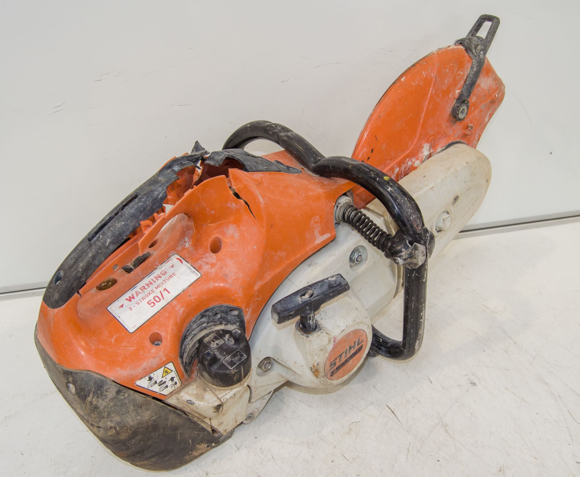 Stihl TS480i petrol driven cut off saw ** Casing damaged ** A835195 - Image 2 of 3