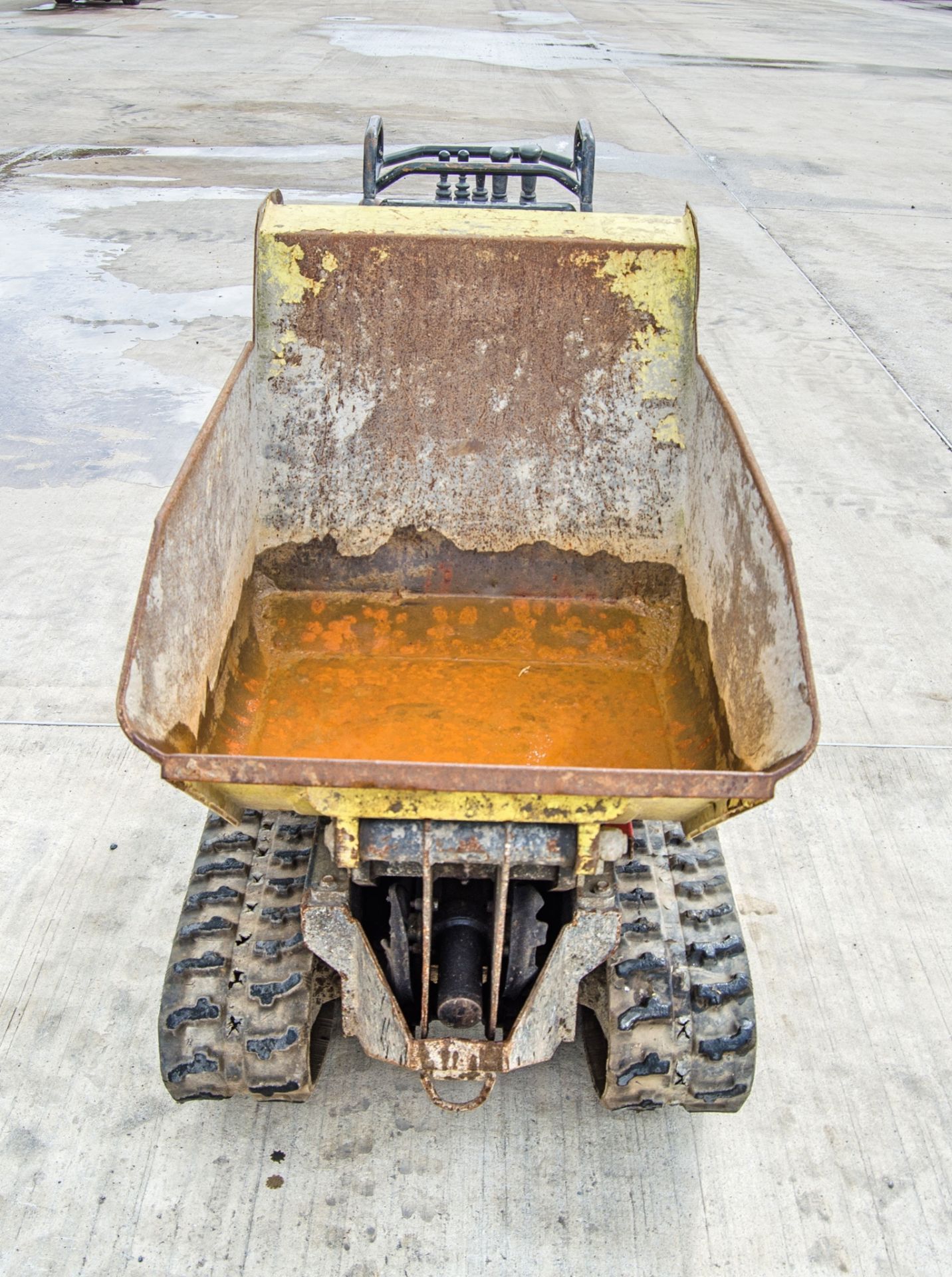 Cormidi 60 diesel driven 600kg hi-tip rubber tracked dumper Year: 2016 S/N: 06523 Recorded Hours: - Image 5 of 19