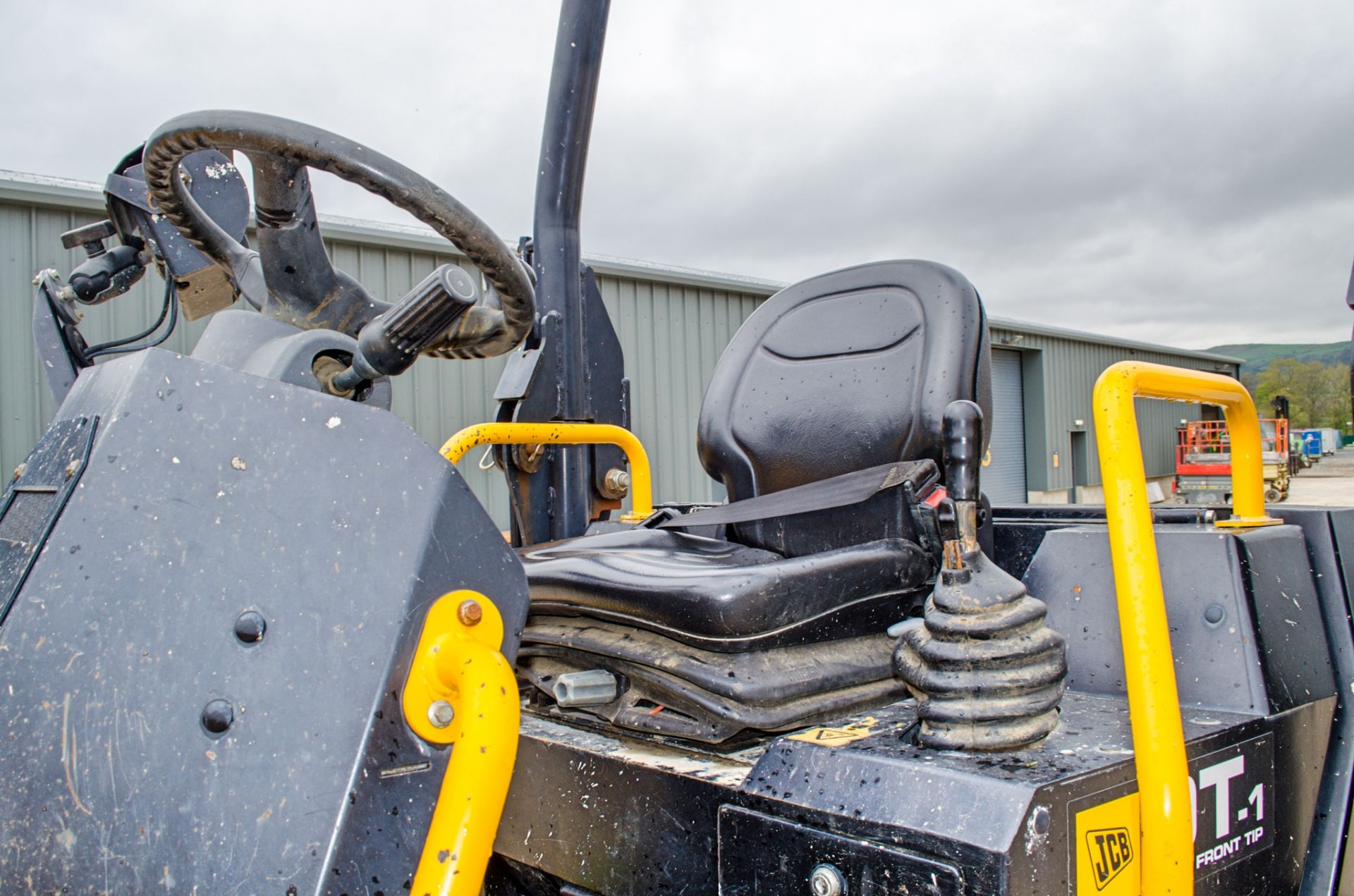 JCB 9FT 9 tonne straight skip dumper  Year: 2018 S/N: 2780155 Recorded Hours: 2269 c/w camera system - Image 20 of 24