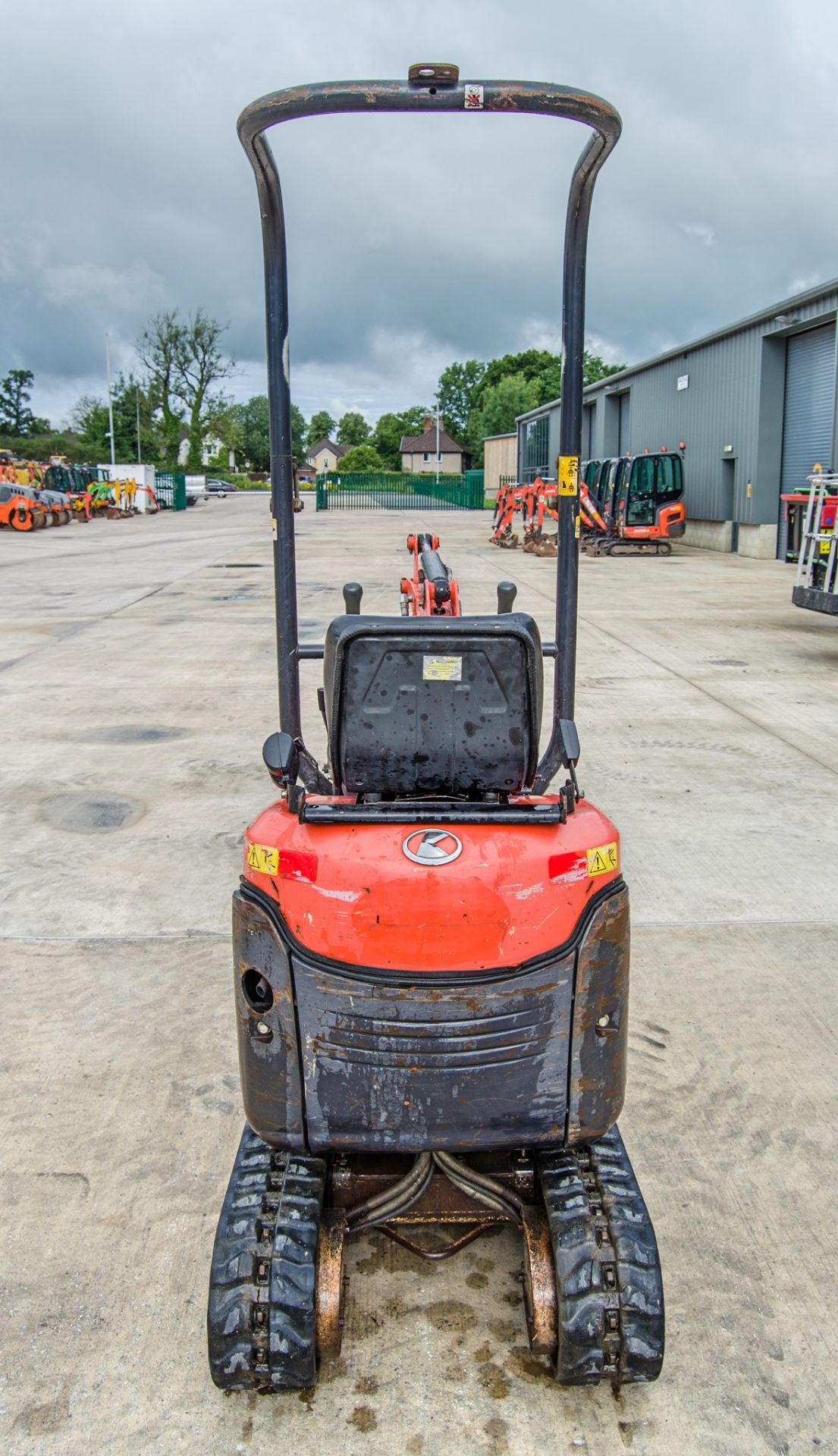 Kubota U10-3 1 tonne rubber tracked micro excavator Year: 2014 S/N: 23167 Recorded Hours: 3410 - Image 6 of 26