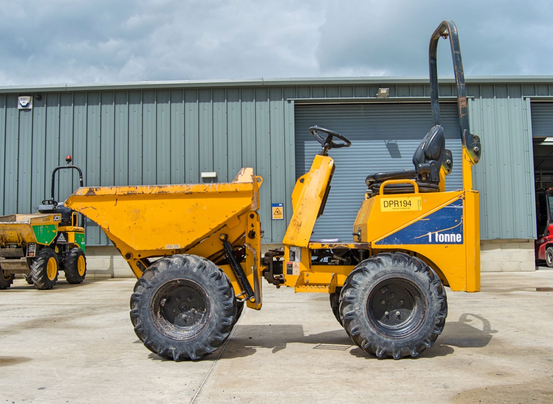 Thwaites 1 tonne hi-tip dumper Year: 2016 S/N: 617D5089 Recorded Hours: 1412 DPR111 - Image 7 of 20