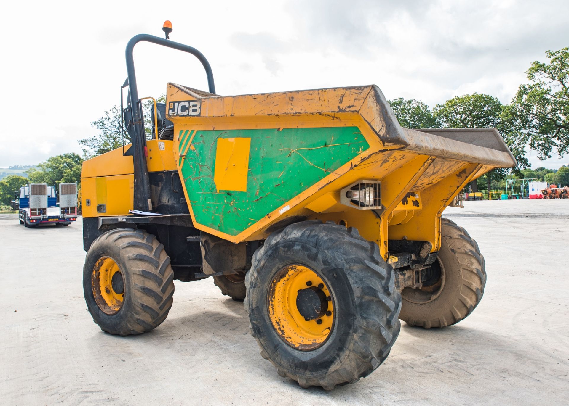 JCB 9 tonne straight skip dumper Year: 2015 S/N: EEFM7922 Recorded Hours: 1901 A677225 c/w V5 - Image 2 of 21