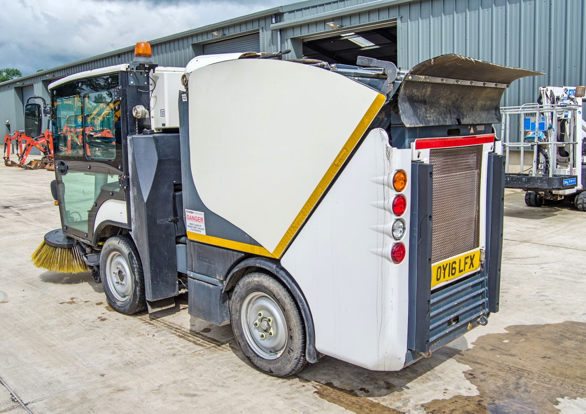 Boschung S2 diesel driven sweeper Year: 2016 S/N: 3152082 Recorded Hours: 3115 c/w air - Image 4 of 22