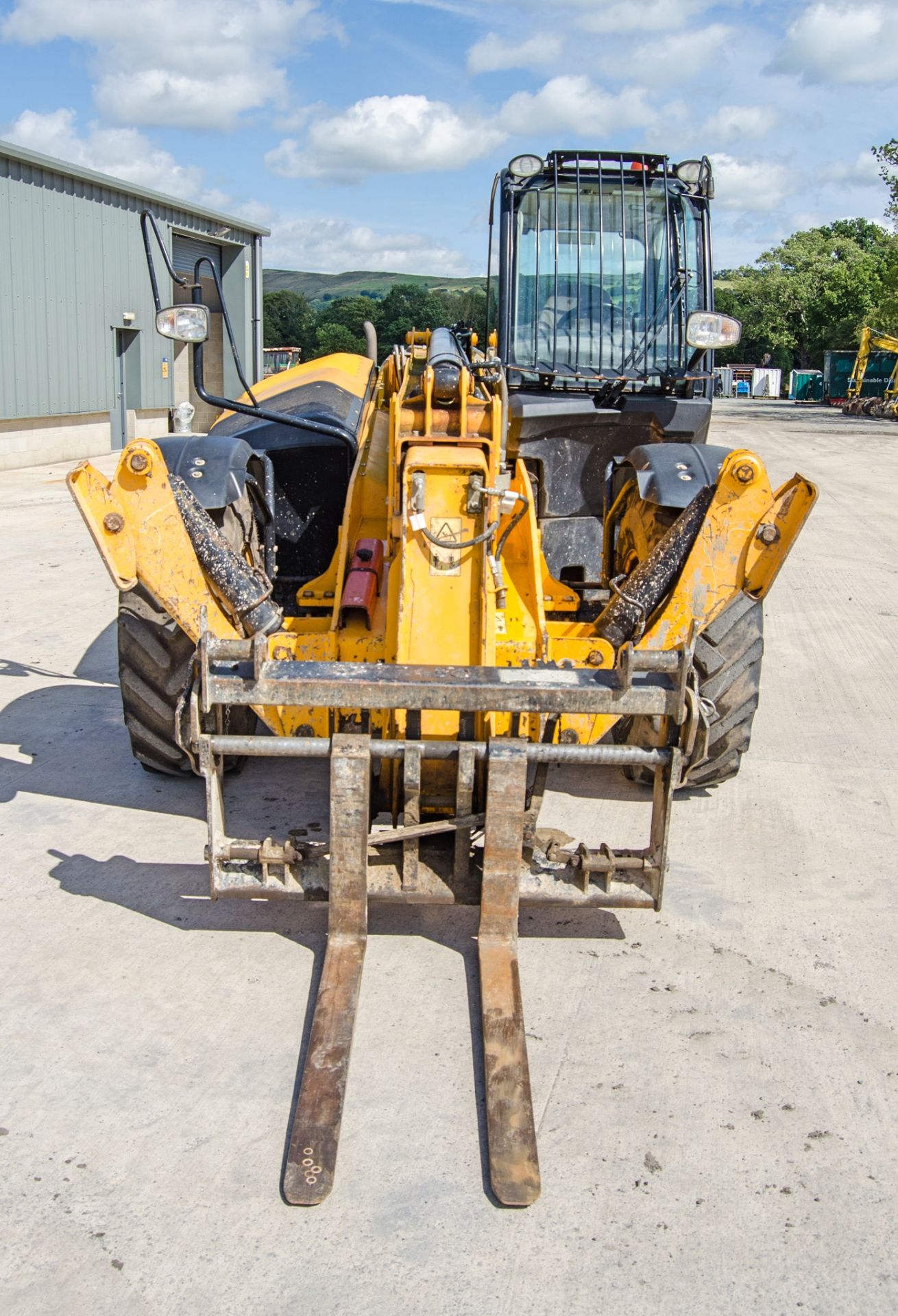 JCB 535-125 Hi-Viz 12.5 metre telescopic handler Year: 2015 S/N: 2350421 Recorded Hours: 4086 - Image 5 of 23