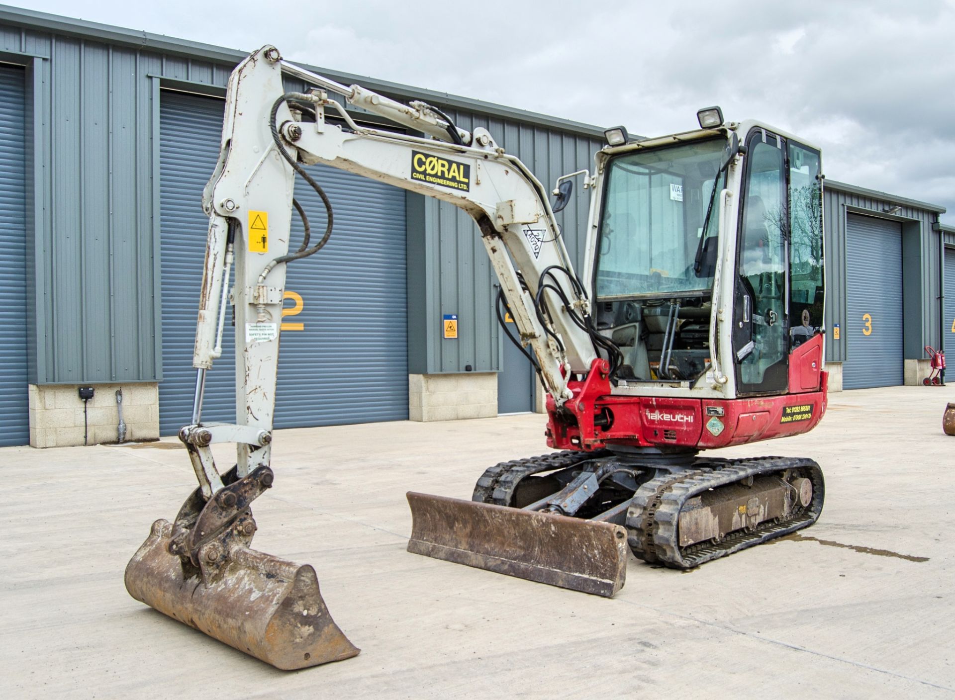 Takeuchi TB230 3 tonne rubber tracked excavator Year: 2016 S/N: 130001728 Recorded Hours: 3337
