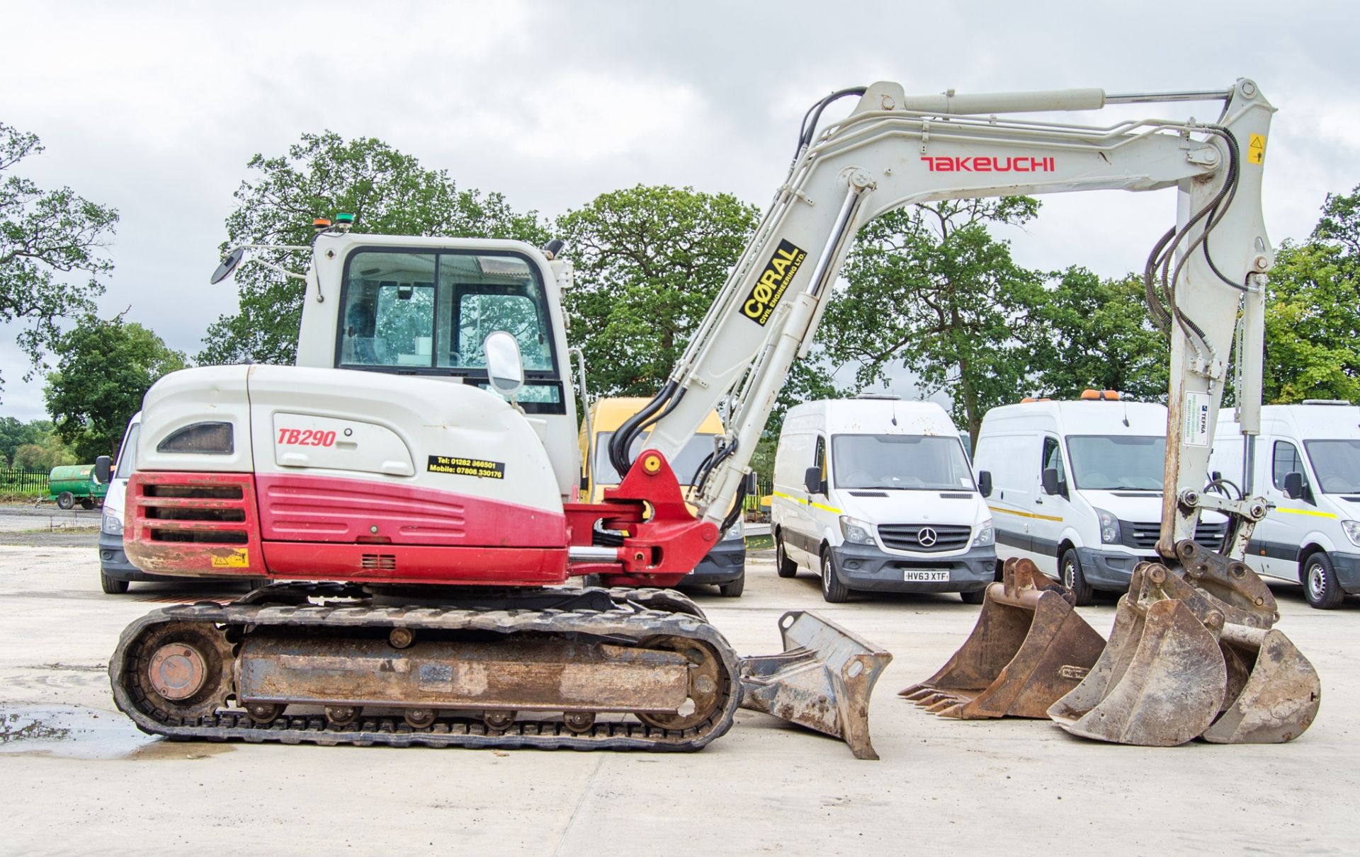 Takeuchi TB290 9 tonne rubber tracked excavator Year: 2017 S/N: 190200781 Recorded Hours: 4229 - Image 8 of 25